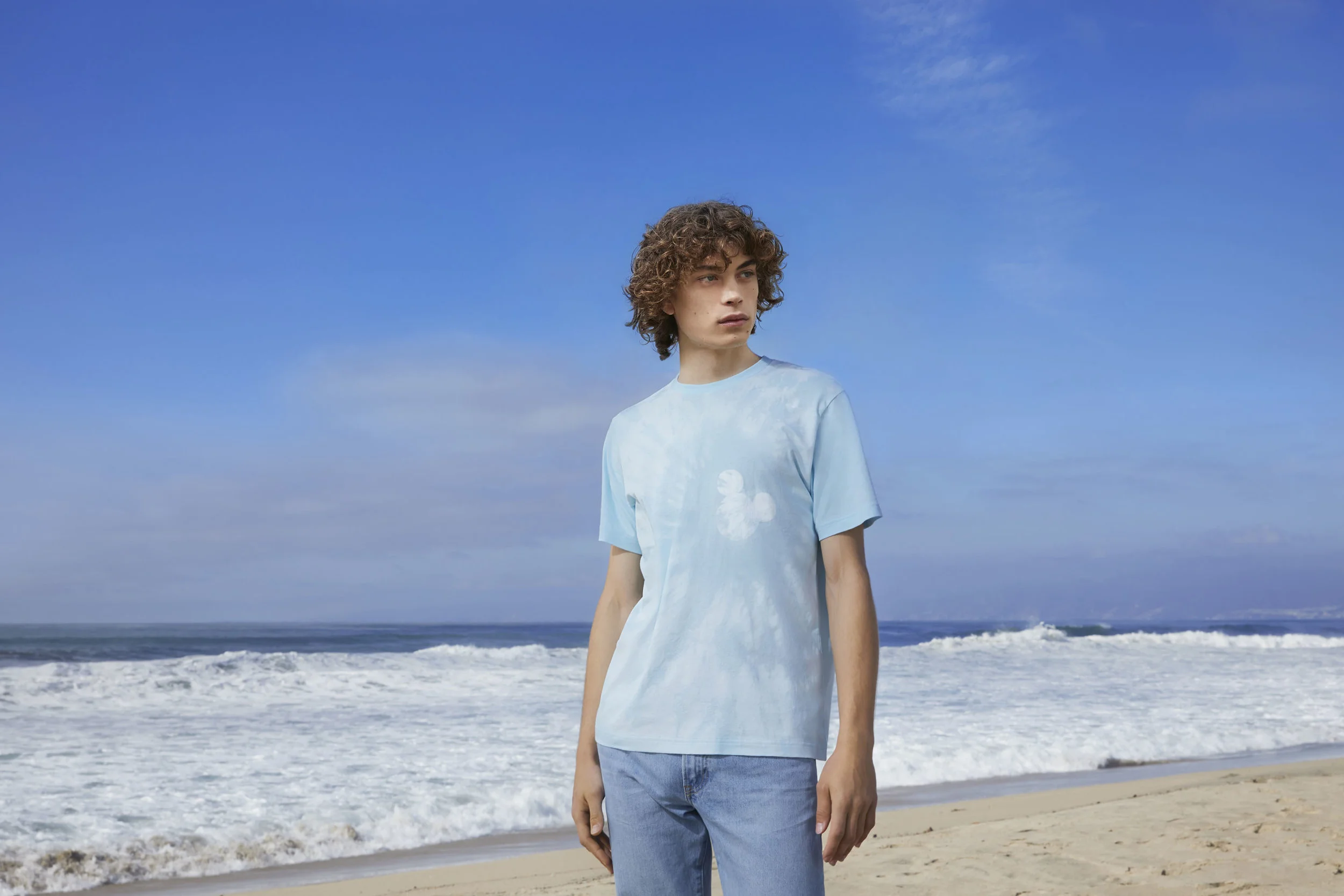 190110_Uniqlo_UTmickyBlue_Male_KV-0309.jpg