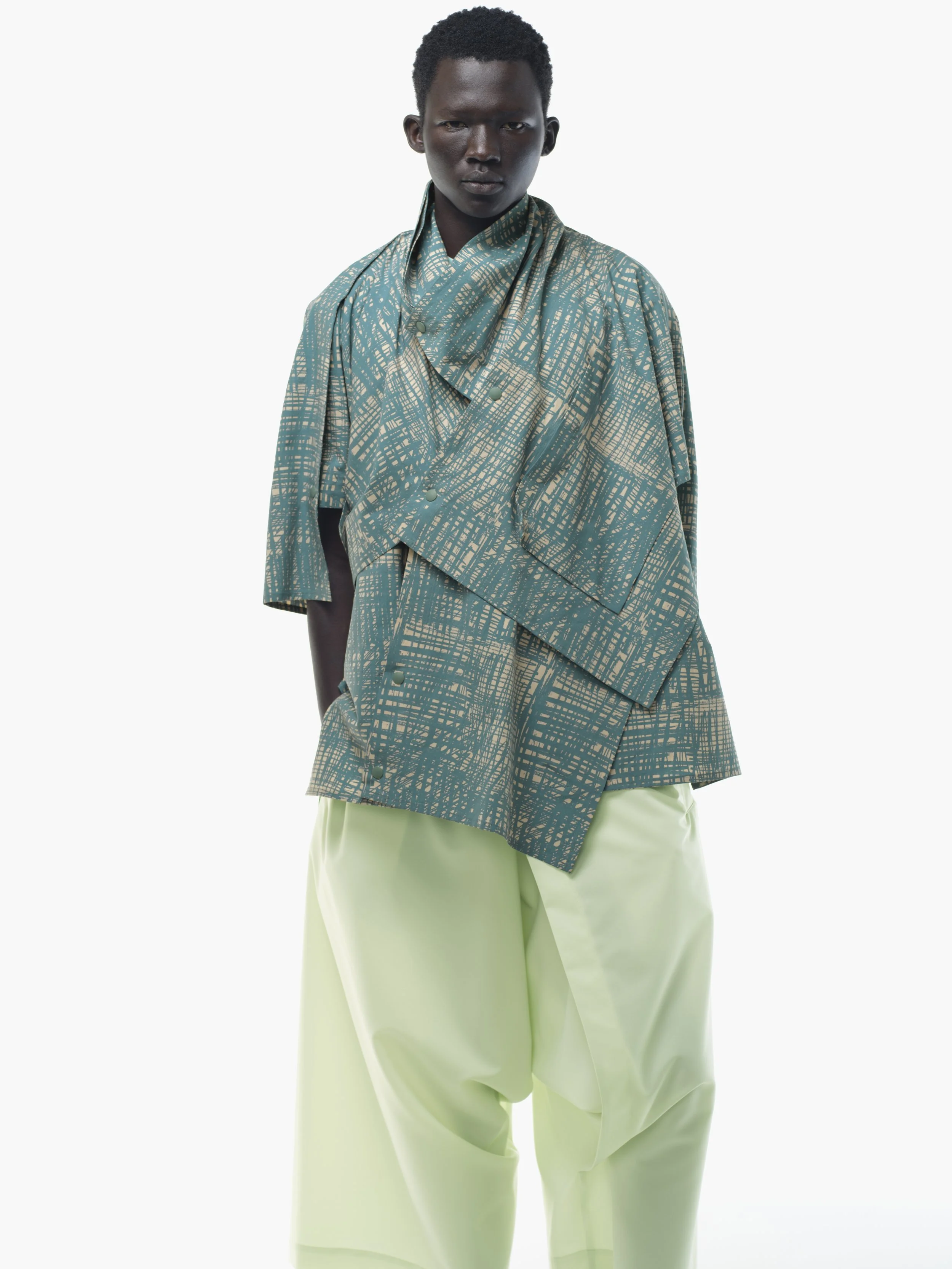 240921-ISSEY-MIYAKE5520_f.jpg