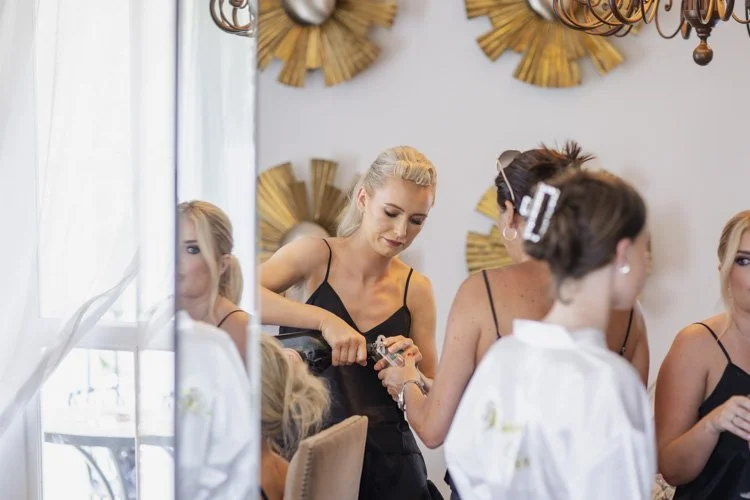 bridesmaids-getting-ready-Finca-Monasterio.jpg