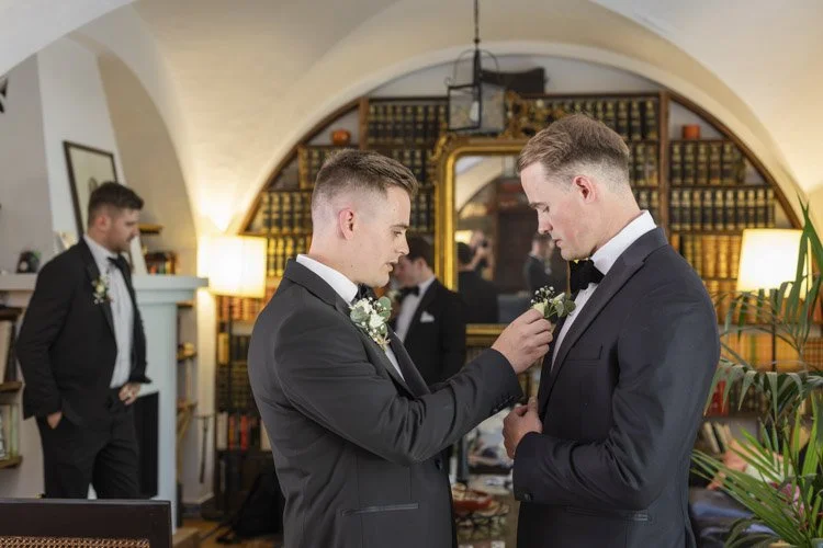 fain-viejo-groom-getting-ready.jpg