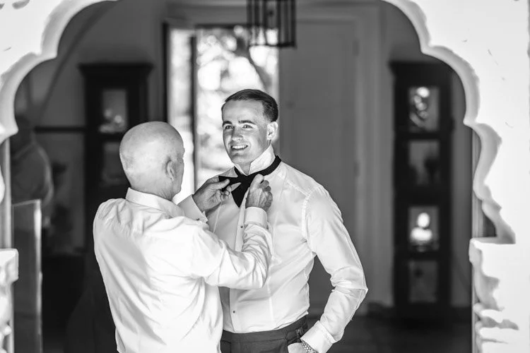 groom-getting-ready-fain-viejo.jpg