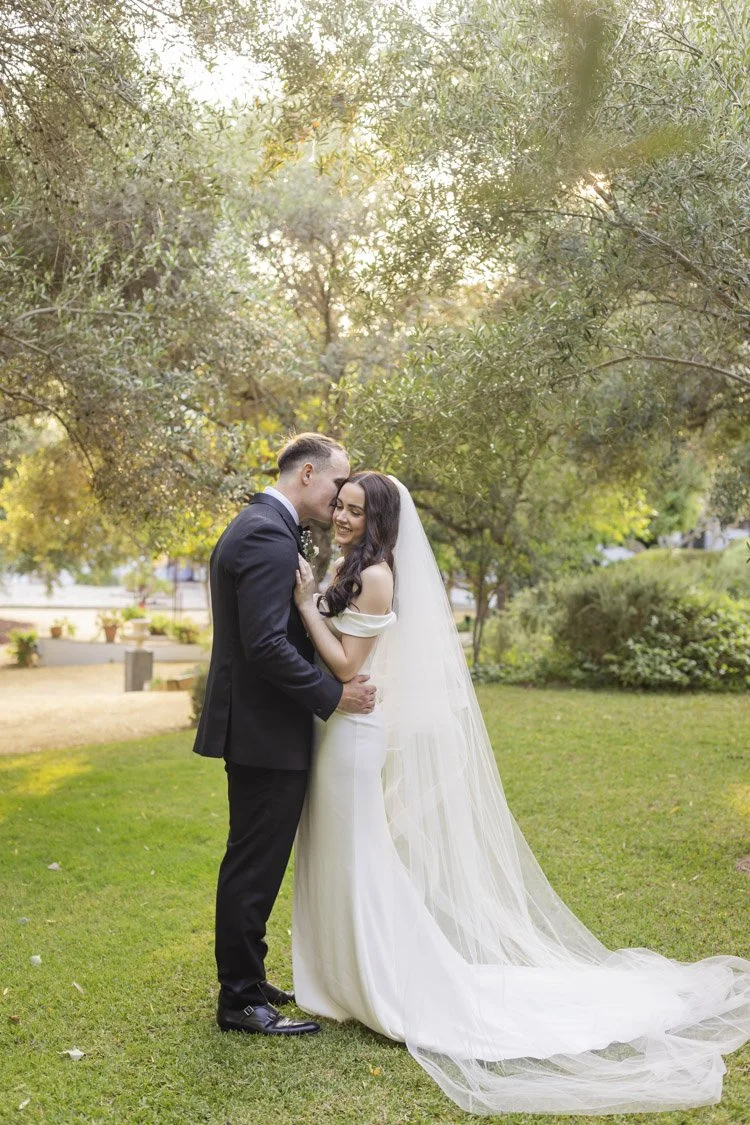 candid-elegant-wedding-photography-fain-viejo.jpg
