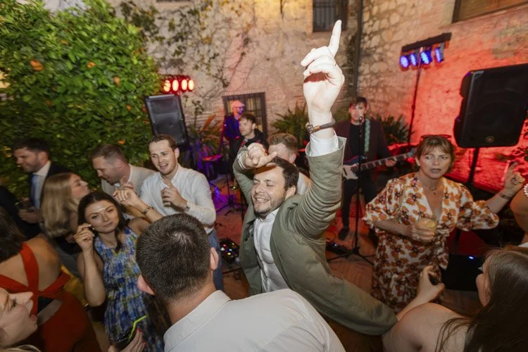 outdoor-wedding-party-fain-viejo.jpg