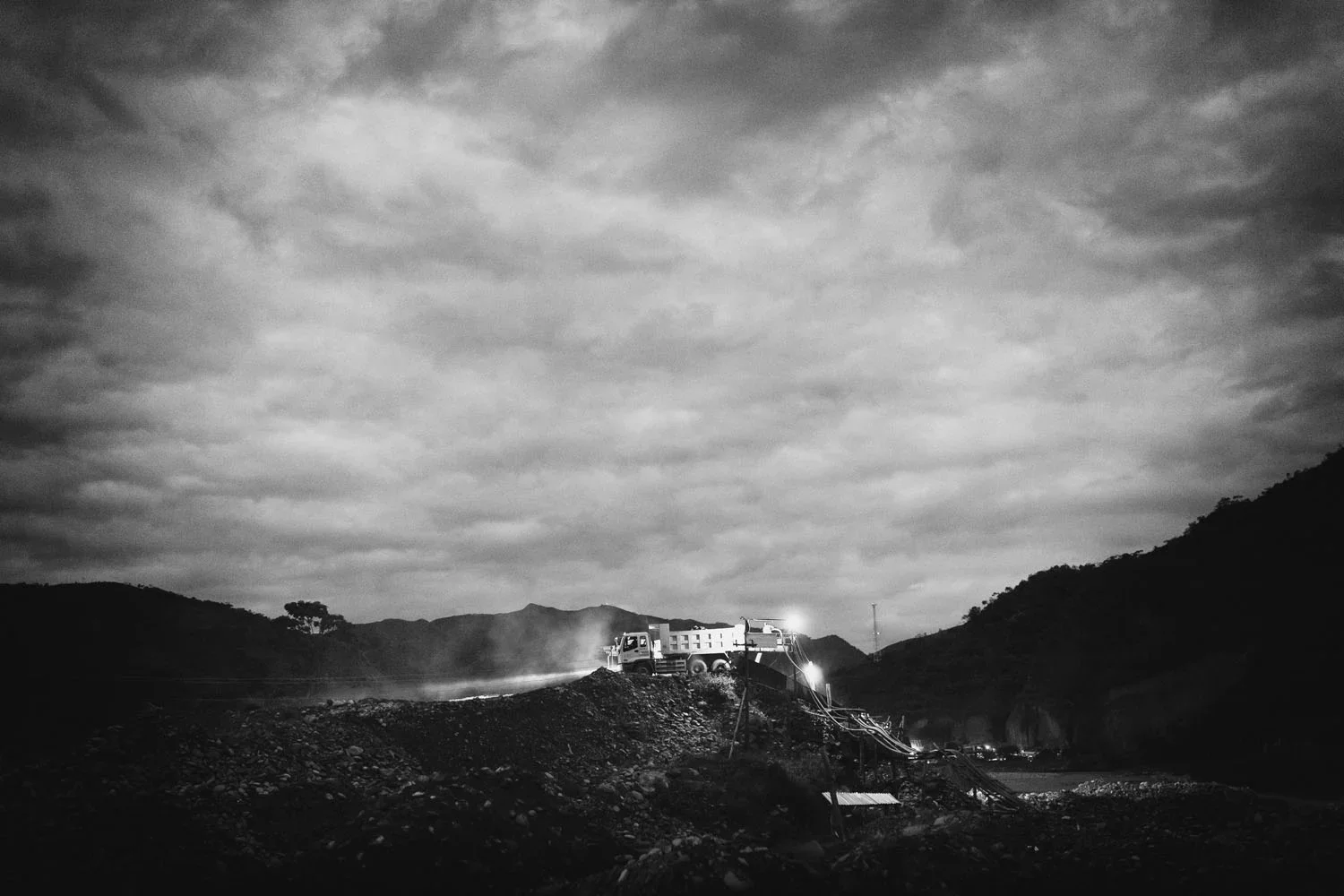 landschaft_lastwagen_tipuani_1.jpg.webp
