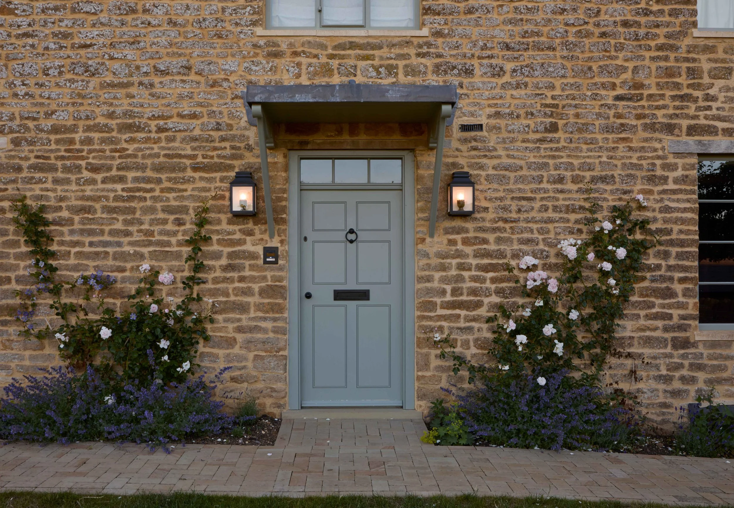 Outdoor luxury lighting design