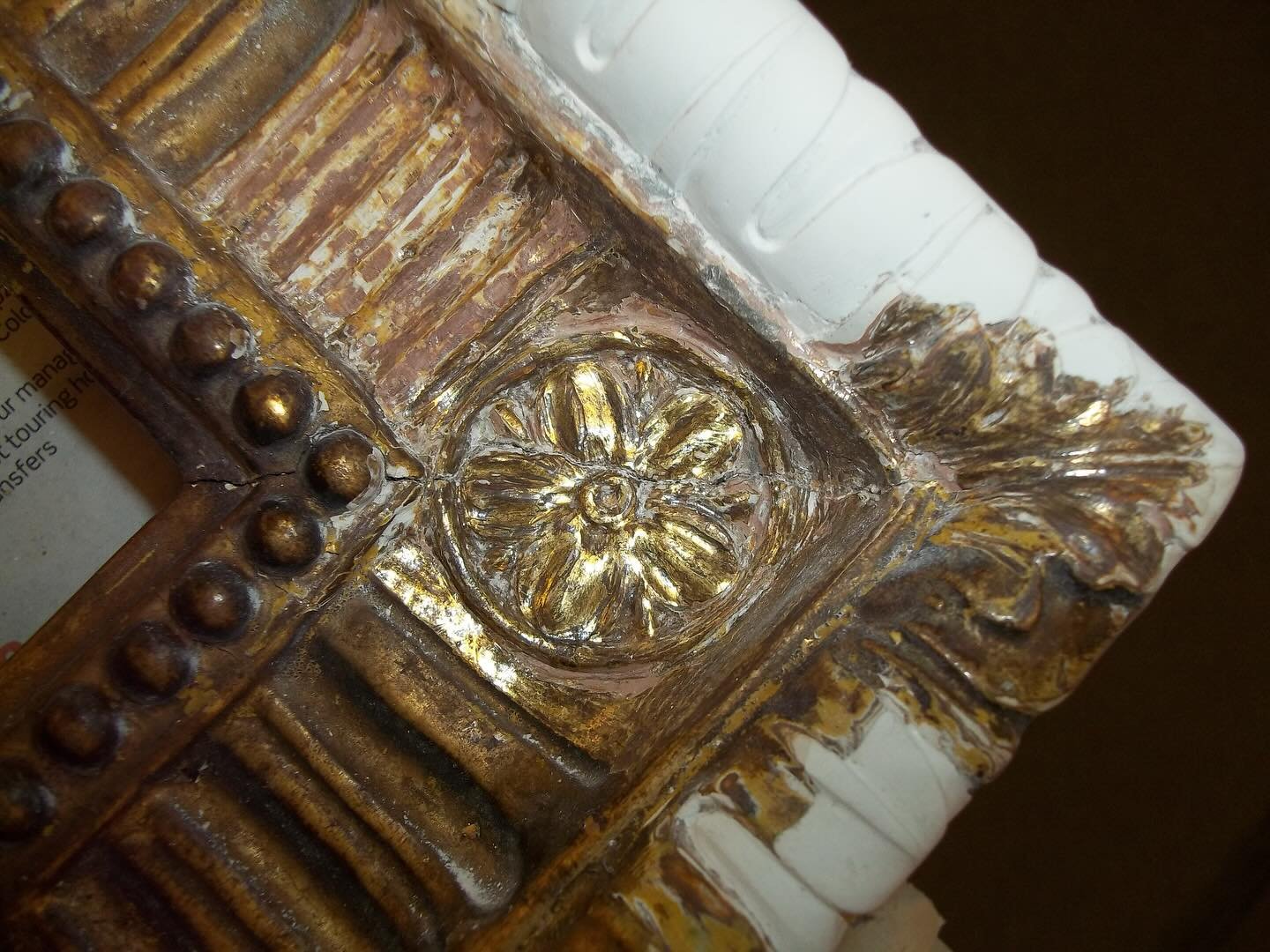 Frame conservation is about preserving history, not erasing it.
Unlike restoration, which may involve returning an object to a previous appearance, conservation focuses on stabilising and protecting original materials while retaining as much historic