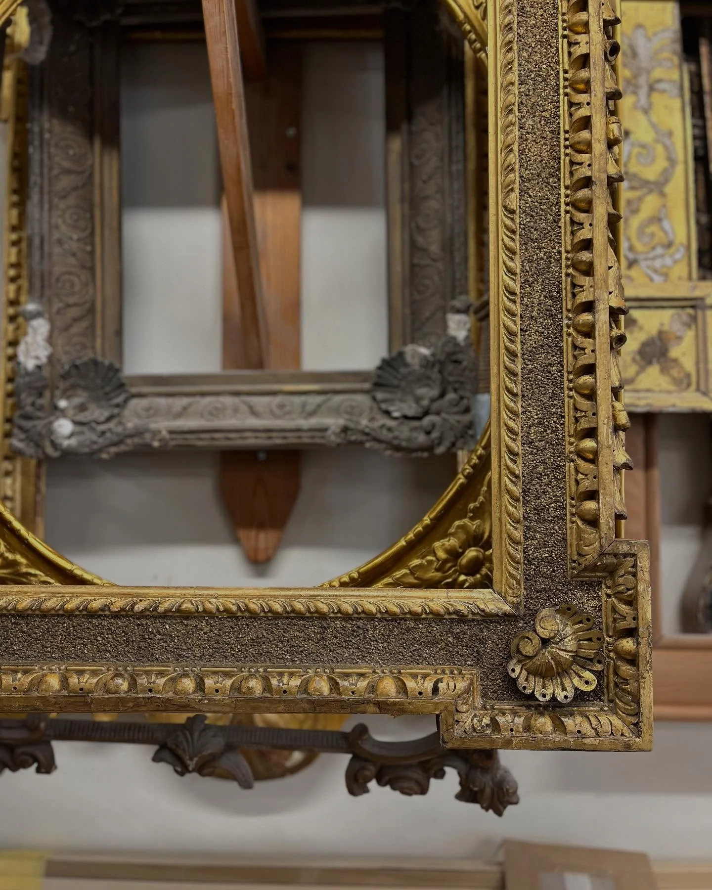 Snippets from the workshop #antiquerestoration #antiqueconservation #heritage #antique #traditiontechniques #butlerandcastell