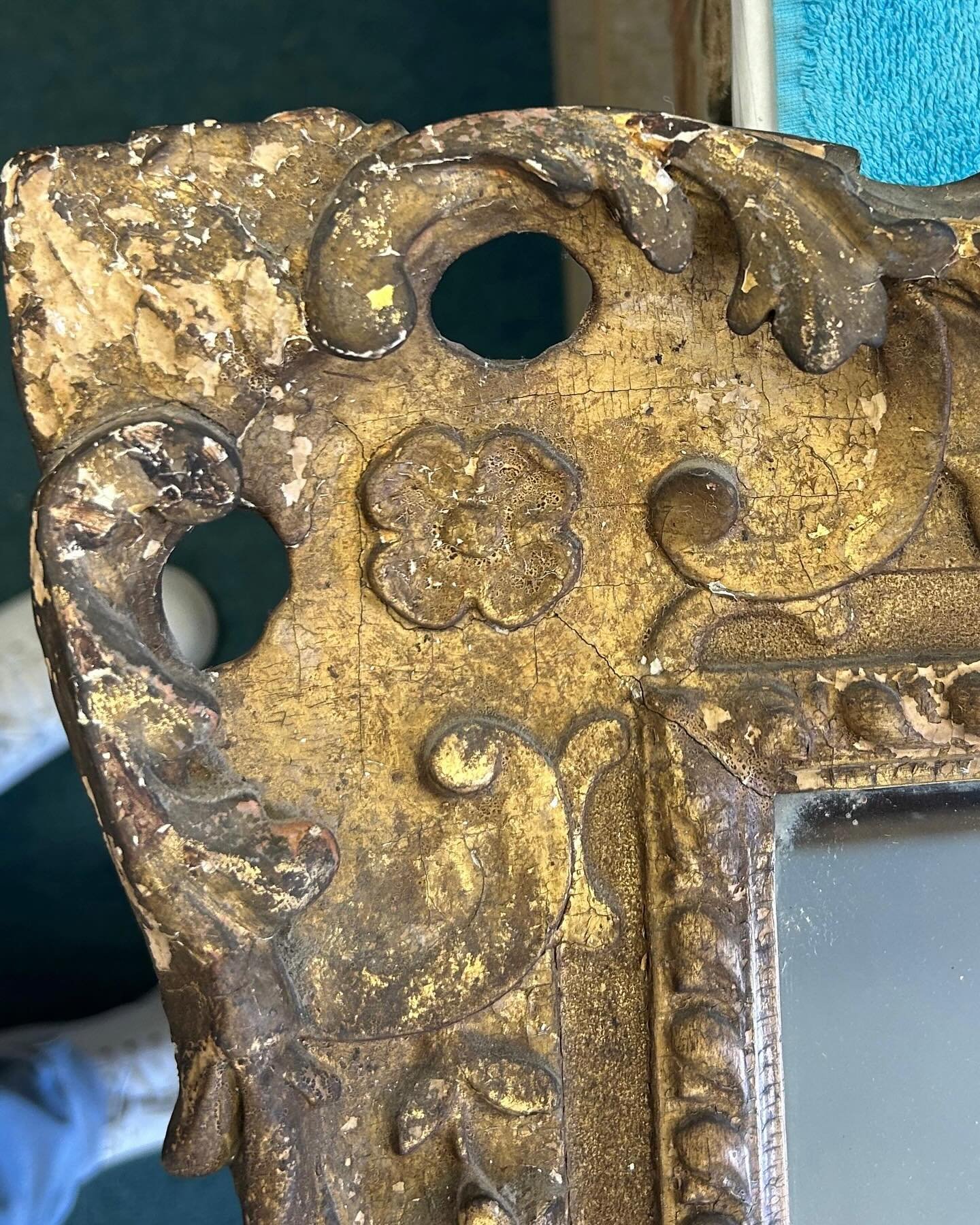 There&rsquo;s something incredibly satisfying about bringing a tired, worn frame back to life.
This frame had lost much of its original finish over the years, with many areas of the frame damaged and missing. At the clients request we stripped it bac
