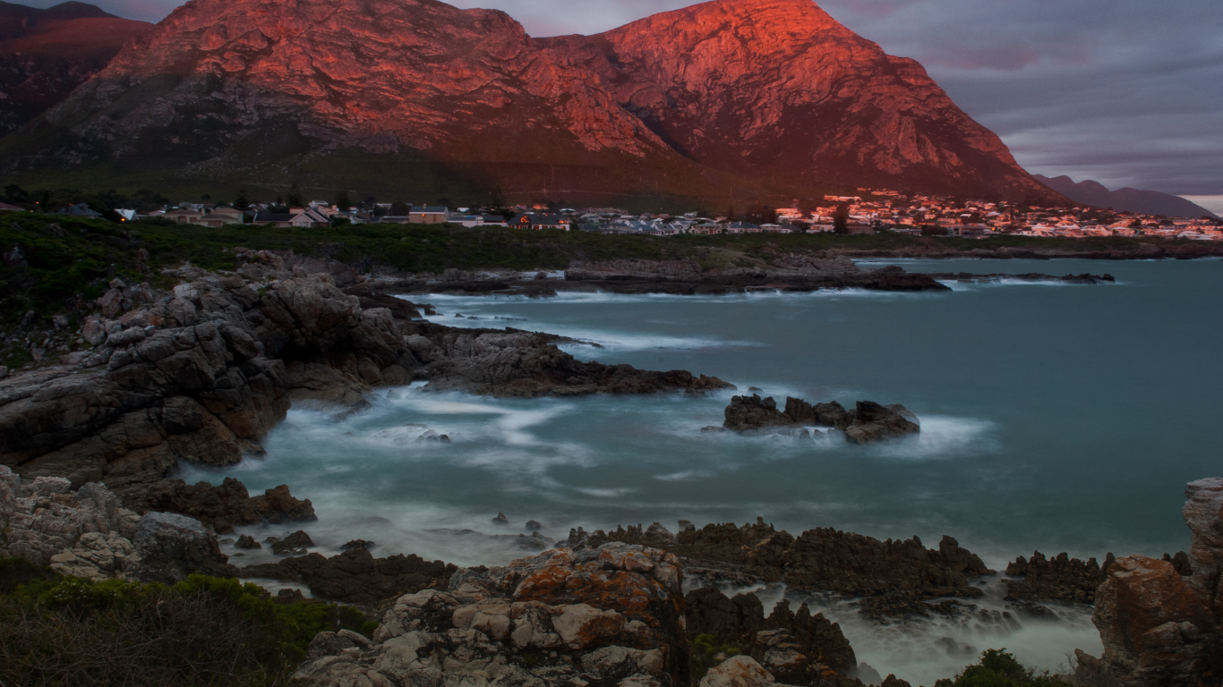hermanus whale tale oceanfront western cape south africa
