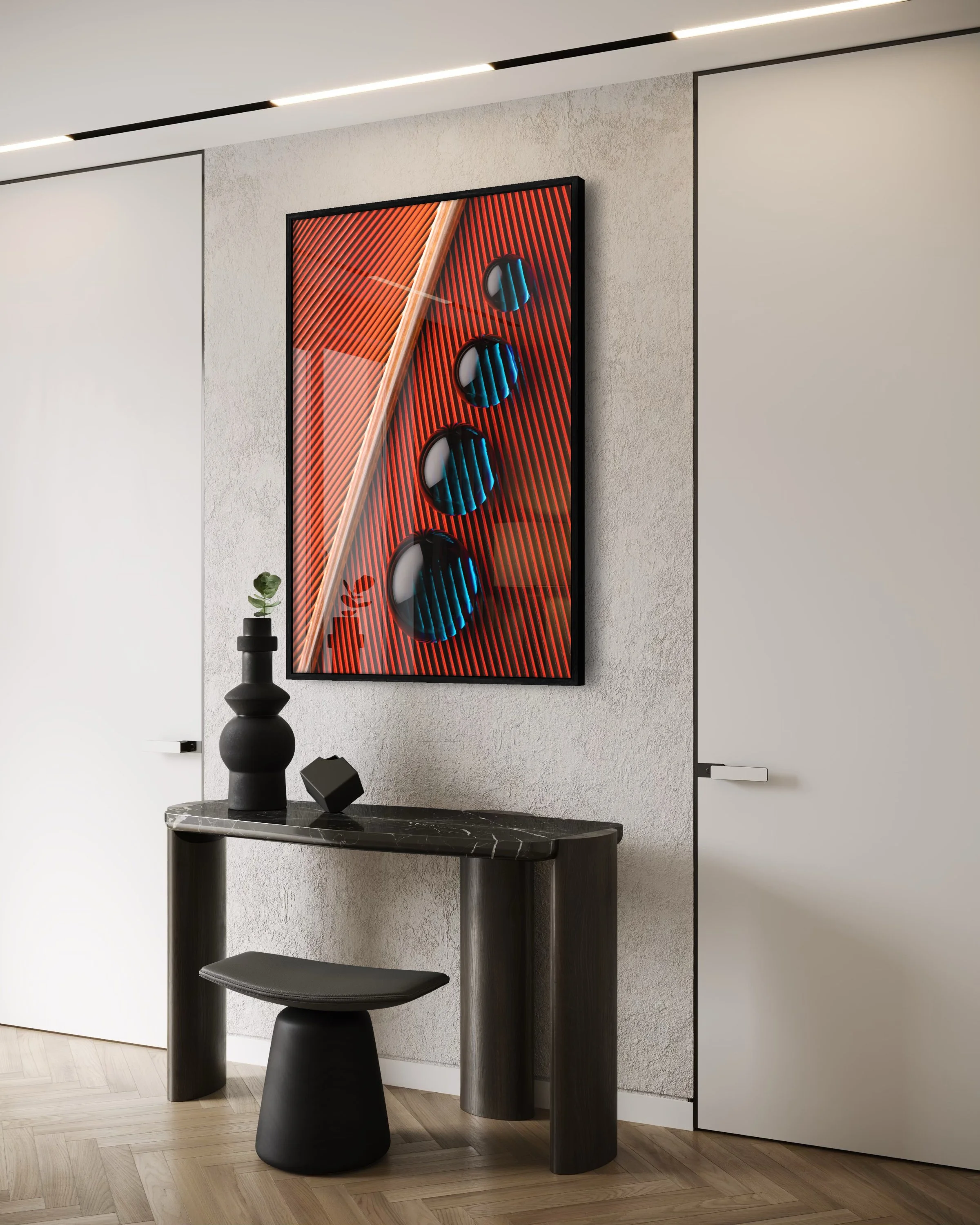 Arte de parede moderna com detalhes em vermelho, preto e azul, em local bem iluminado.