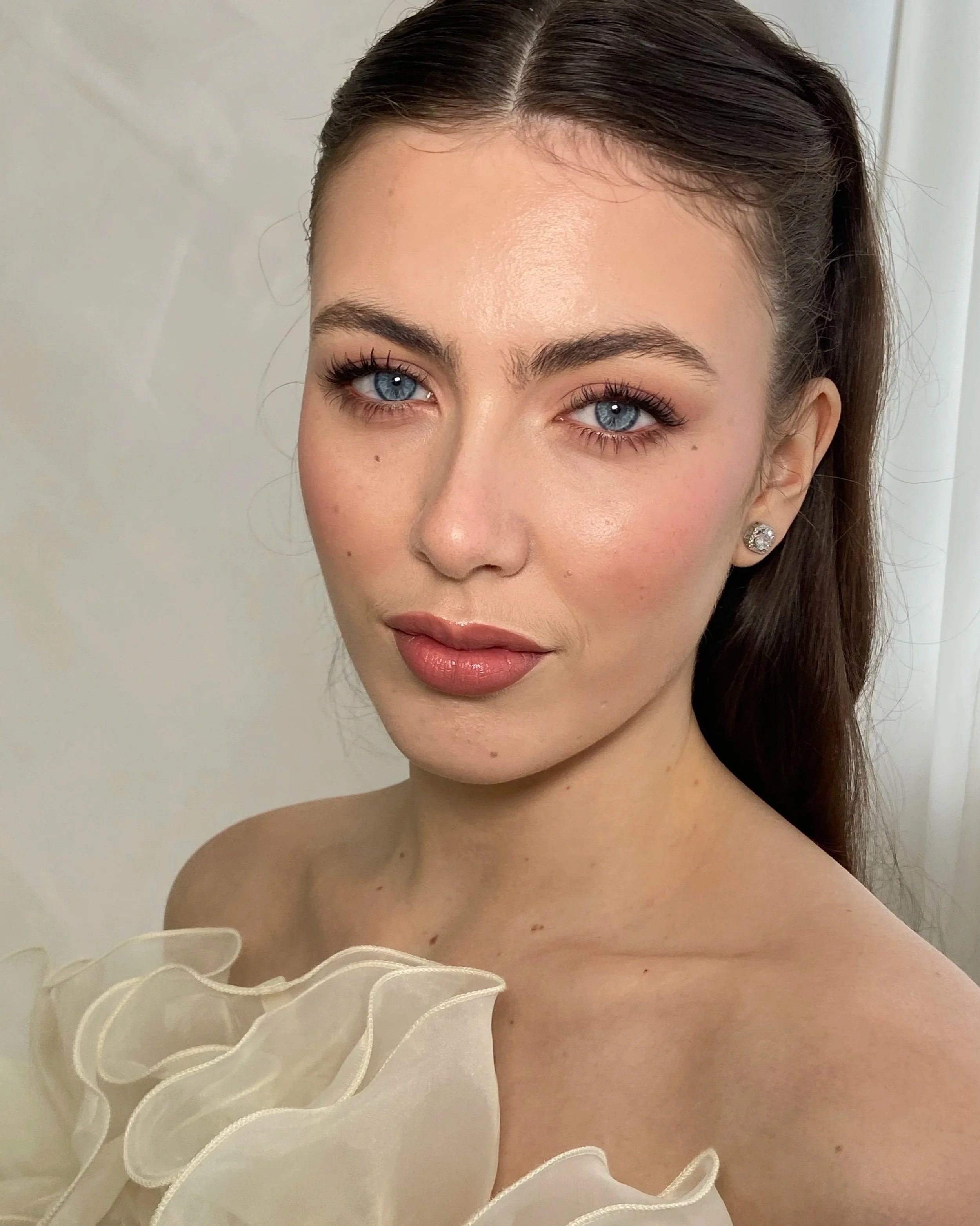 professional-makeup-artist