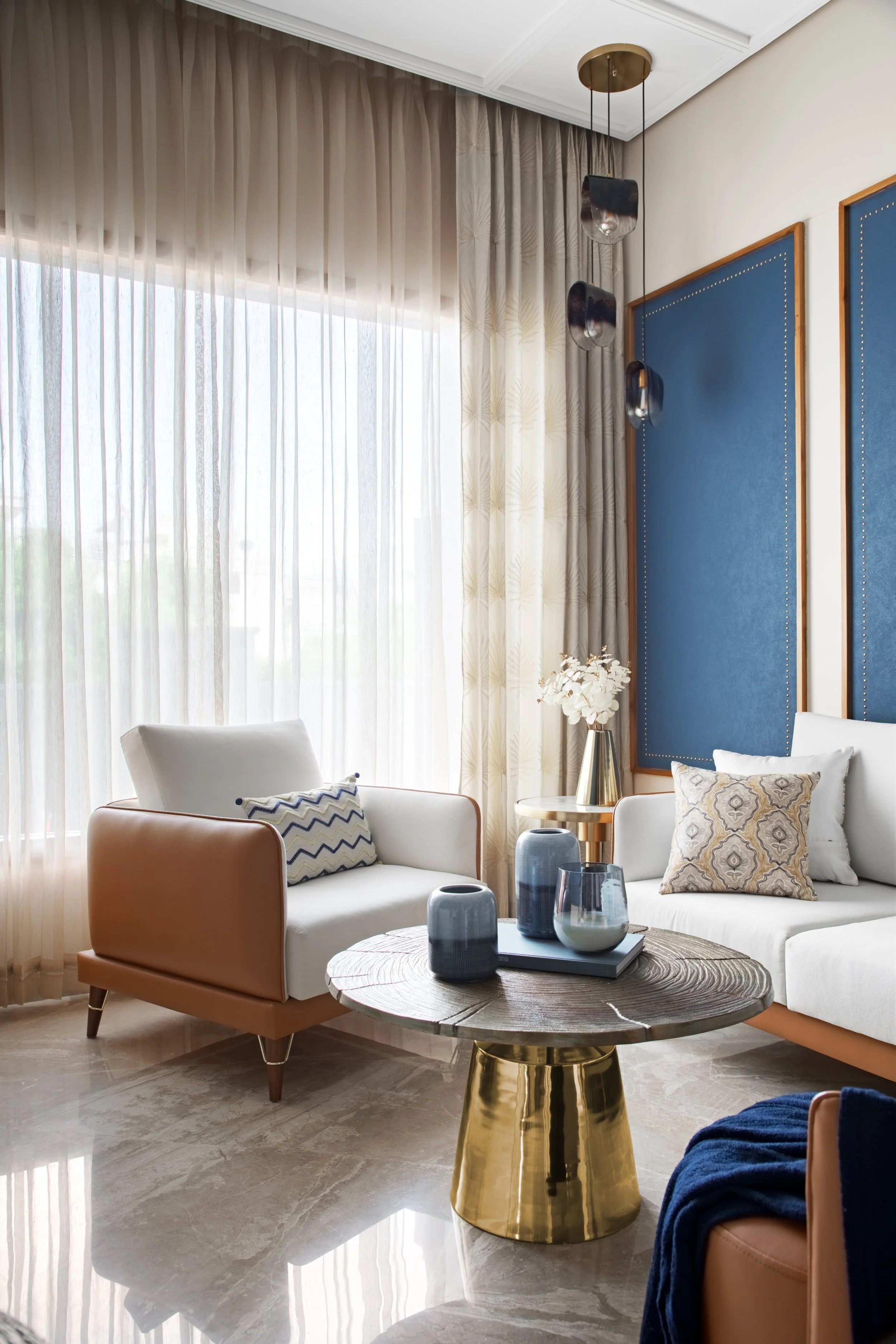 This project intended to mix colours into minimalism, drench them in natural light and define a new idea of easy living.