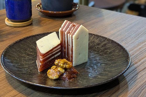 Cobani mit Mascarponecreme und Quittenpaste