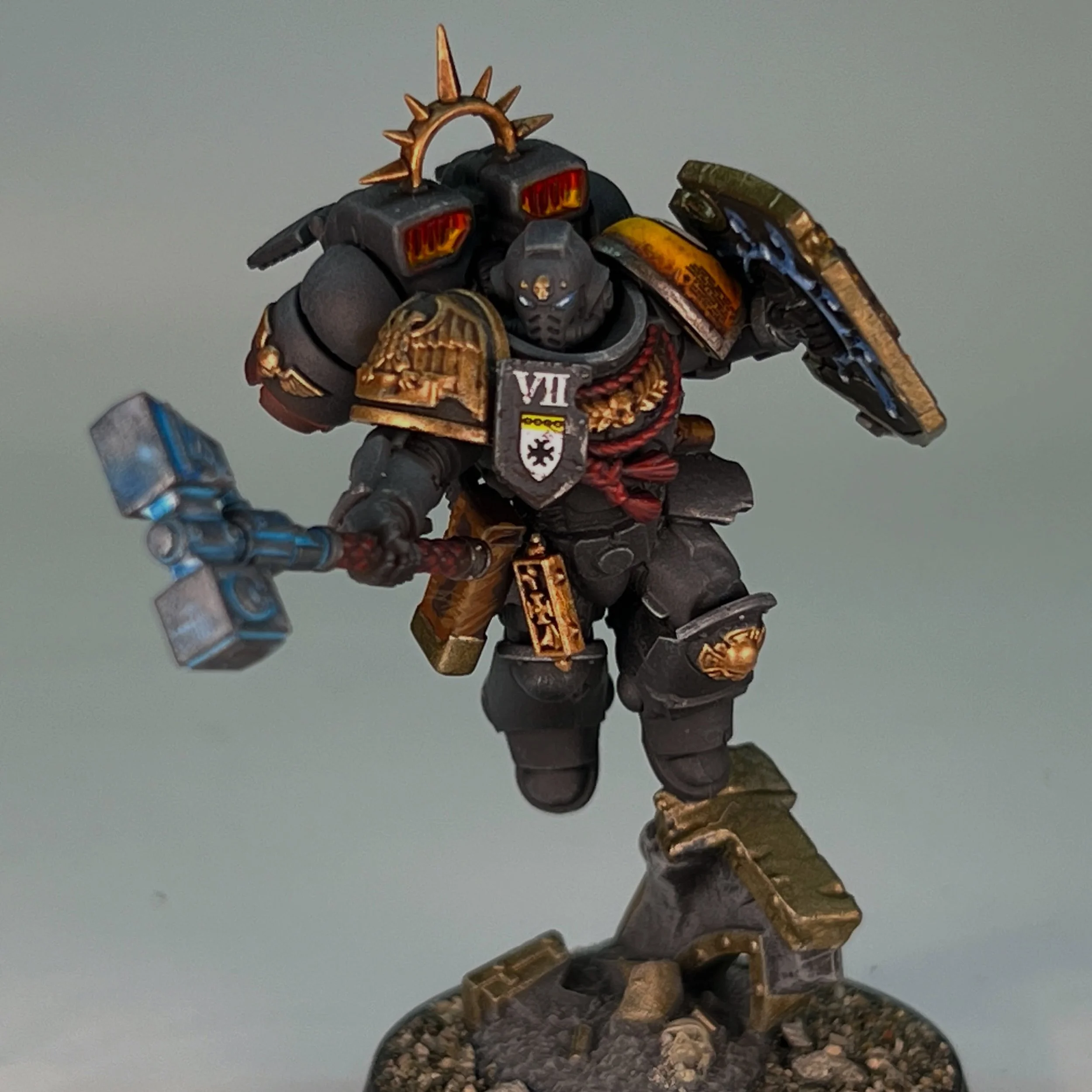 Still one of my favourite quick turnaround models I&rsquo;ve painted.

This was a bit of a break from the usual full yellow Imperial Fists scheme, black armour, yellow accents, a battered shield and a bit of heat glow on the jump pack.

Would you kee