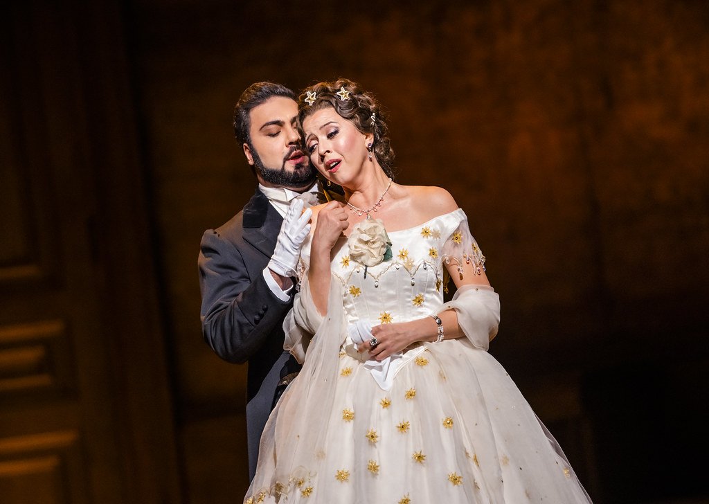 Lisette Oropesa as Violetta Valéry and Liparit Avetisyan as Alfredo Germont in Richard Eyre's production of Giuseppe Verdi's La traviata, The Royal Opera Season 2021/22. ©2021 ROH. Photograph by Tristram Kenton