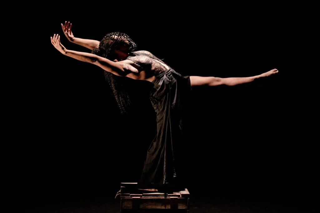 'Inscribed in "Me"' - Contemporary dance solo by choreographer and performer Alethia Antonia. ©2022. Photograph by Sanaa Abstrakt