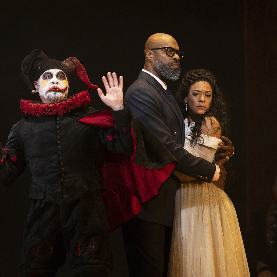 Carlos Álvarez as Rigoletto and Eric Greene as Count Monterone in Oliver Mear's production of Giuseppe Verdi's Rigoletto, The Royal Opera ©2021 ROH. Photograph by Ellie Kurttz