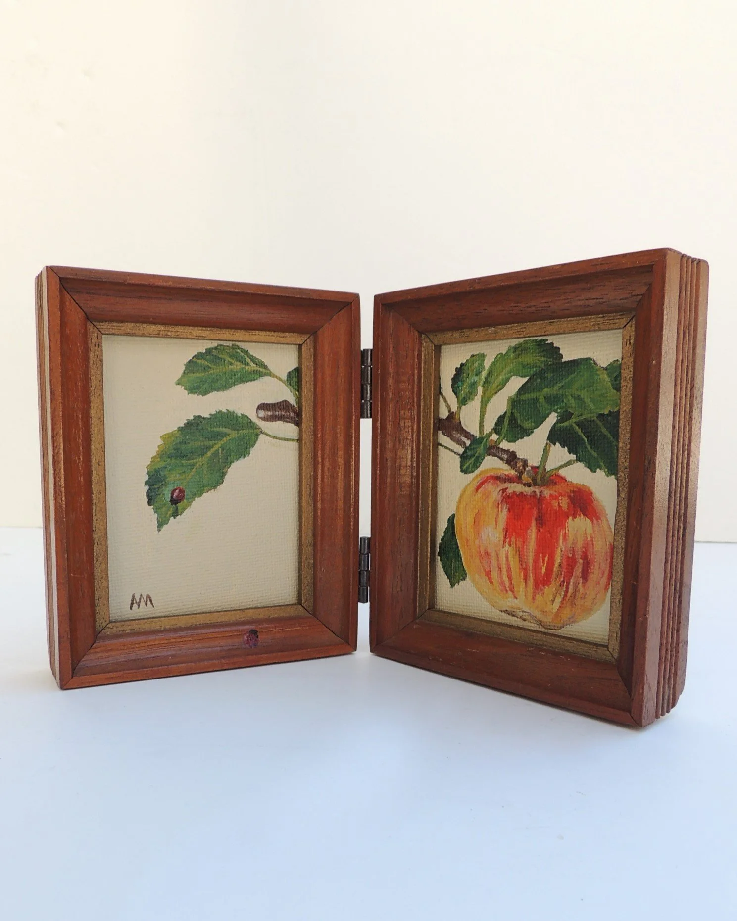 2lilapple.jpg