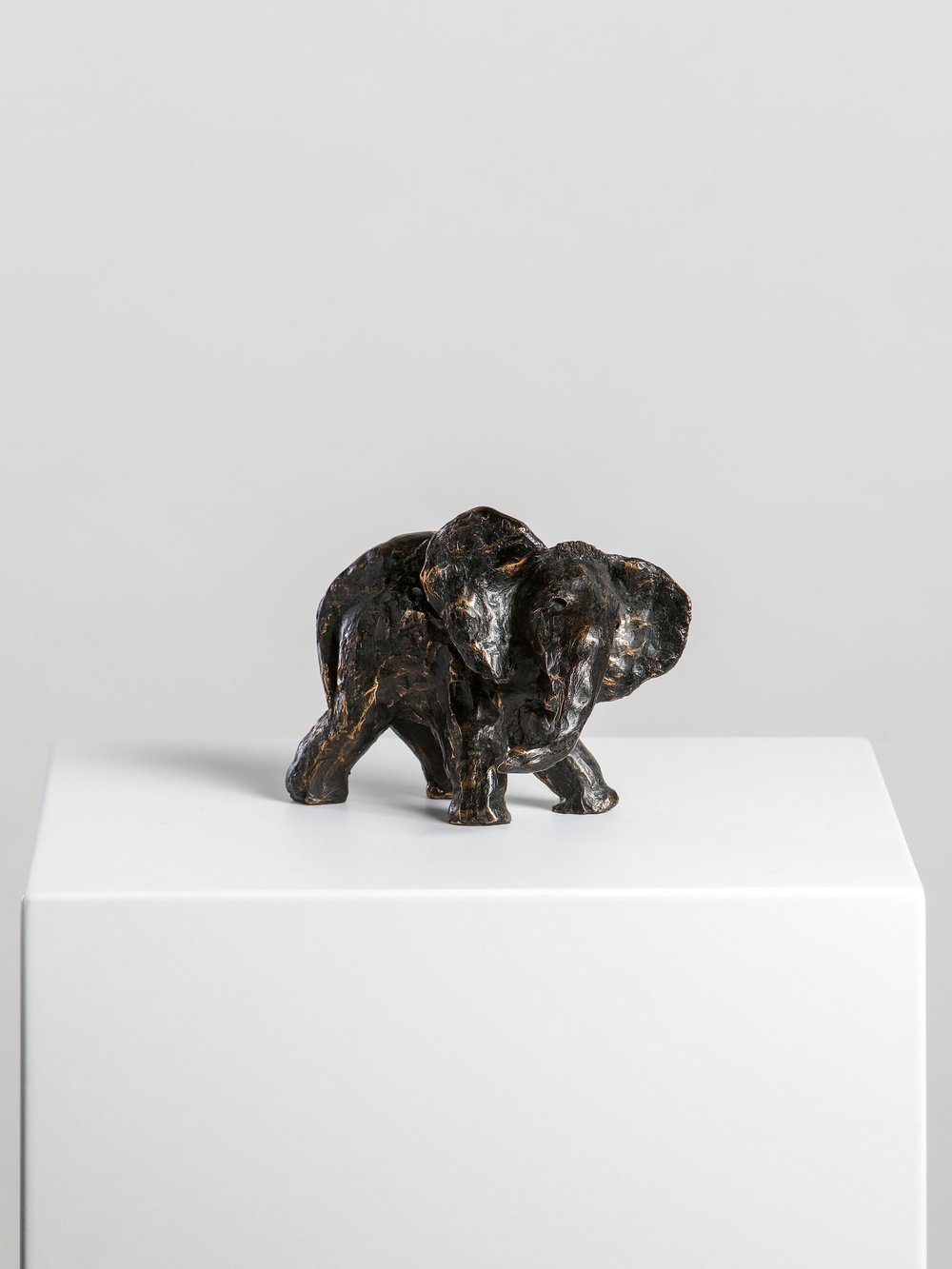 Elefavita, scultura in bronzo