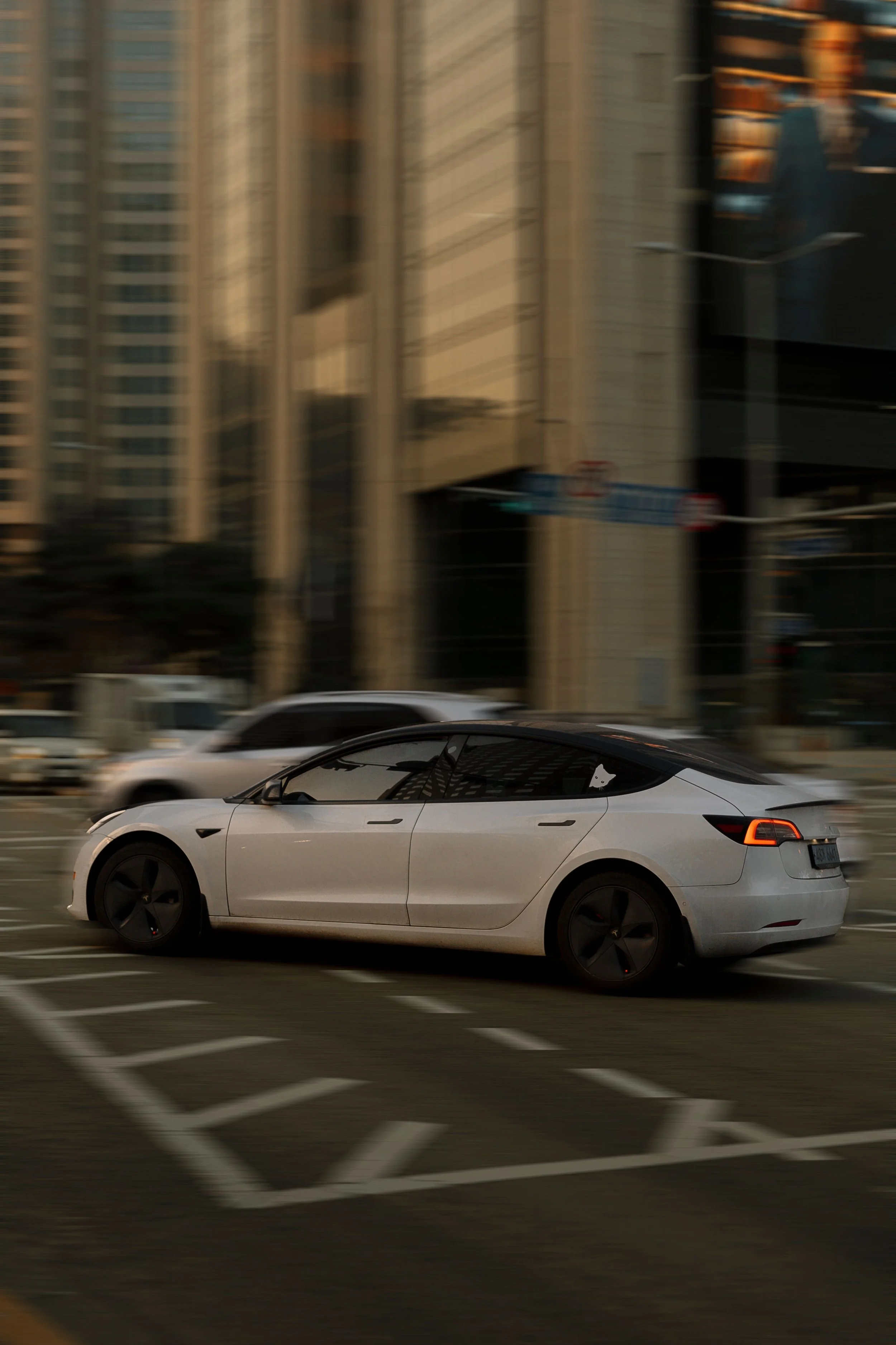       
  
     Making electric vehicles feel more accessible   Partnering with AGL to design digital experiences that made the transition to electric vehicles clearer, simpler, and more human.   OVERVIEW   As electric vehicles gained momentum across 