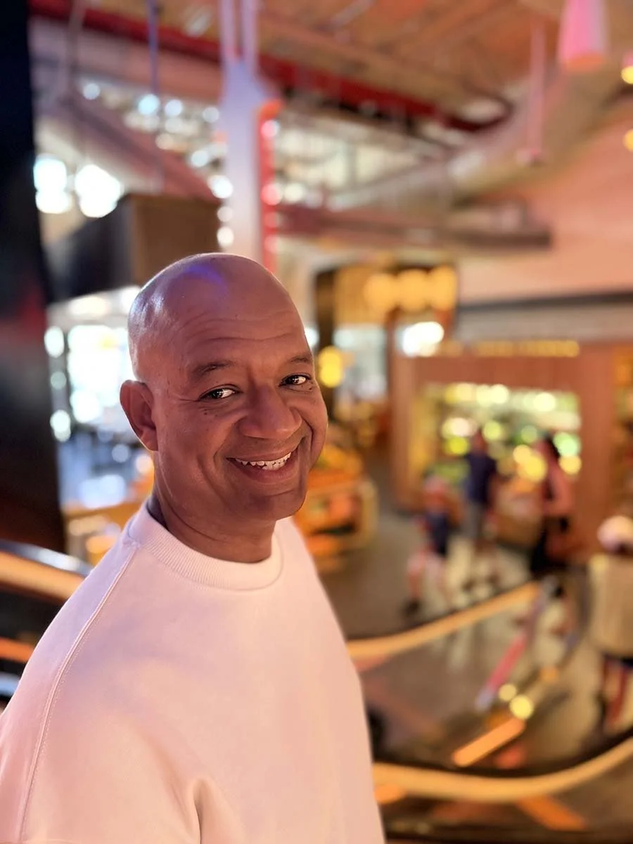 Multilingual Voice Actor Sherman Daal