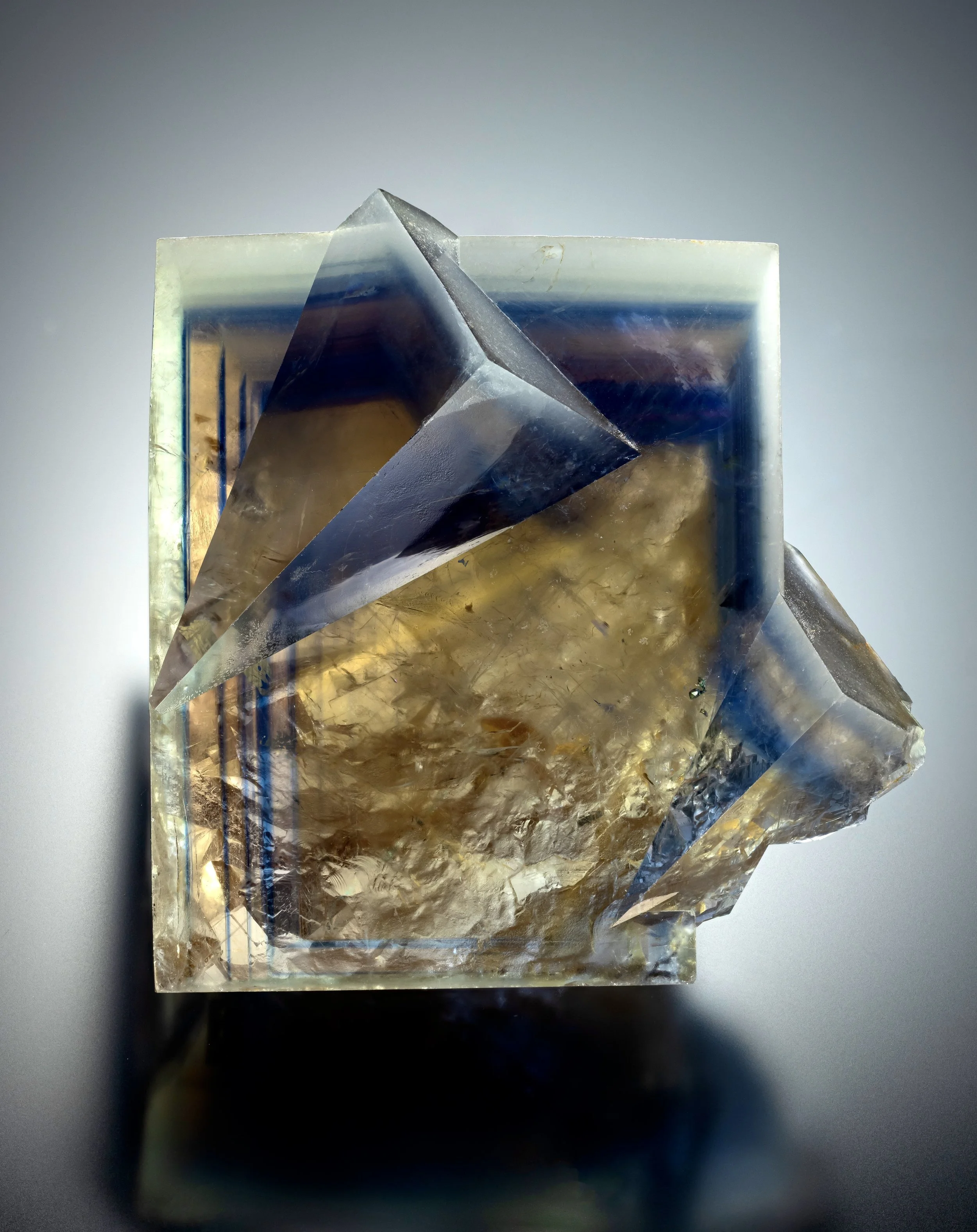 Fluorite Twin 7 cm   
Beihilfe Mine, Halsbrücke,  Saxony, Germany
