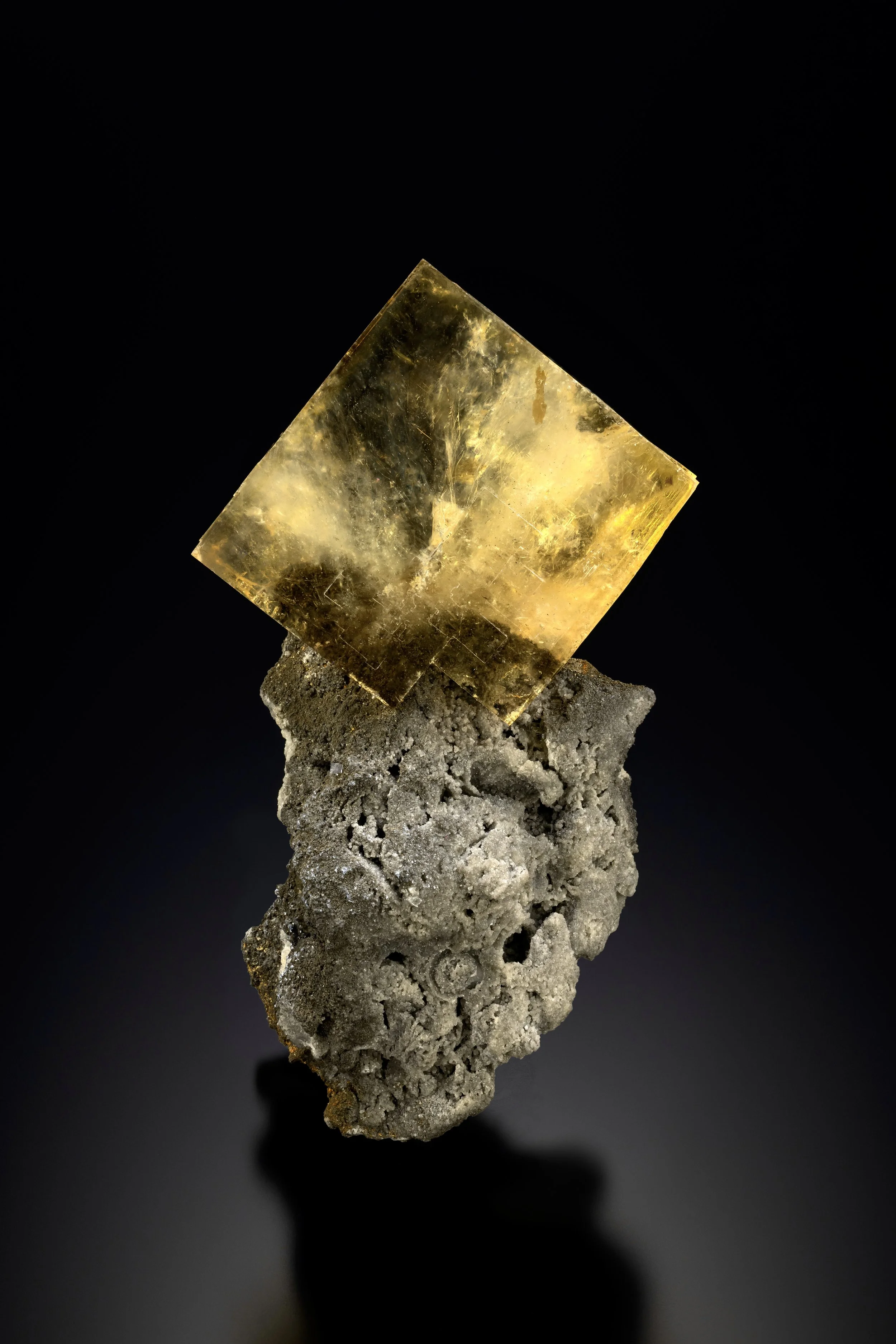 Fluorite 8 cm  
Fort Wayne, Allen County, Indiana