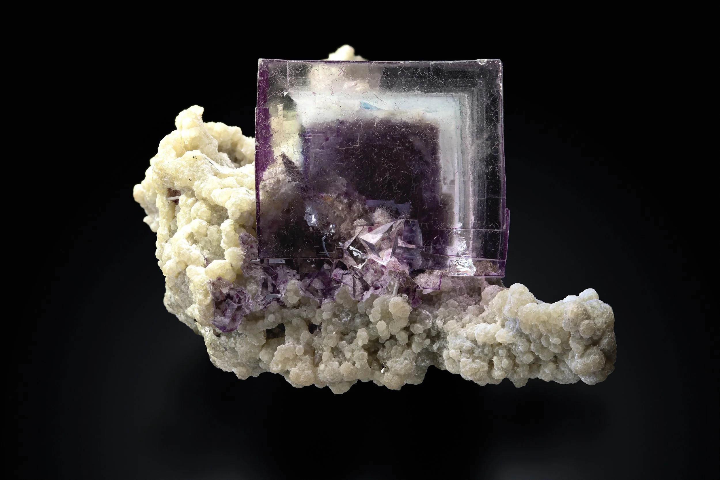 Fluorite 6 cm  
Yaogangxian Mine, Hunan, China 