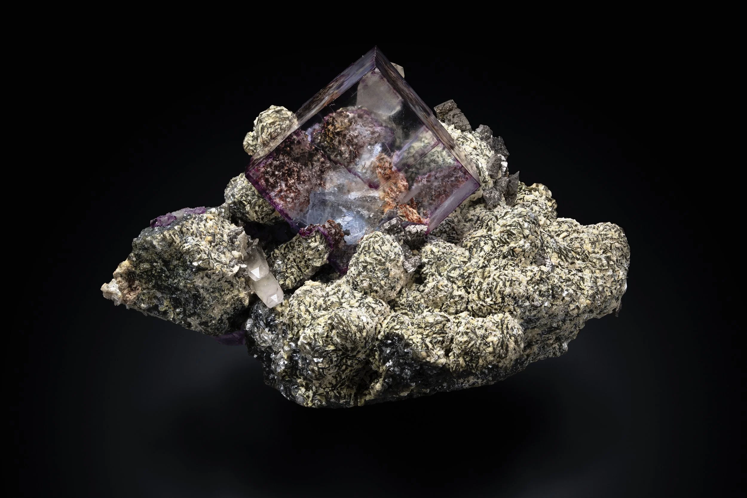 Fluorite 7 cm  
Yaogangxian Mine, Hunan, China 