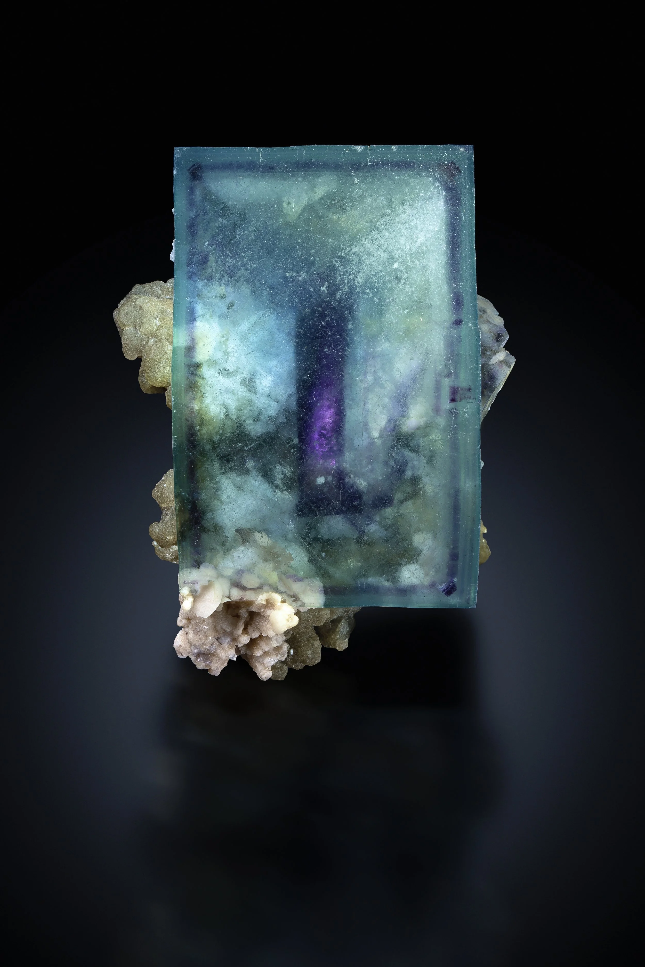 Fluorite 7 cm  
Yaogangxian Mine, Hunan, China 