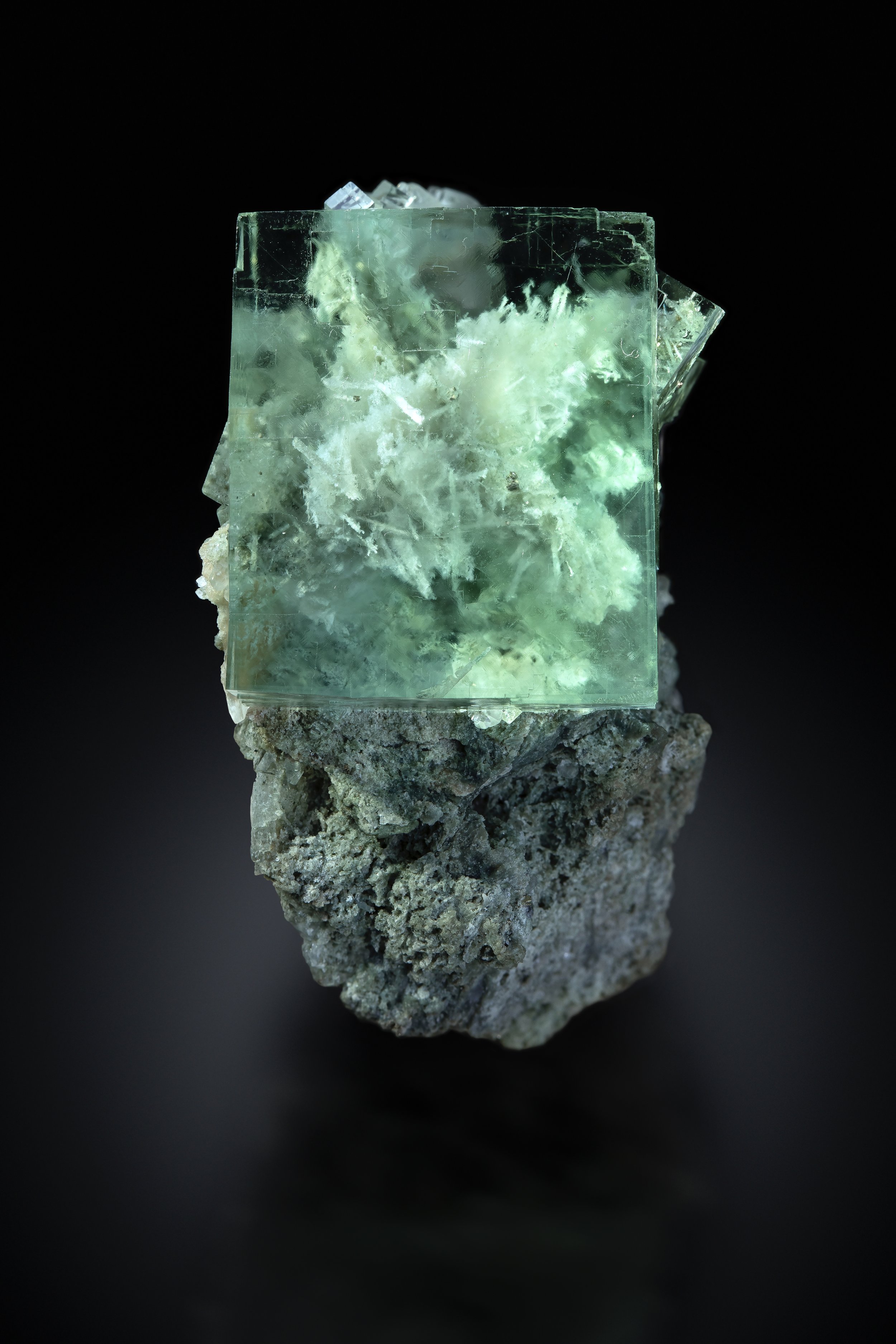 Fluorite 6 cm  
Xinghualing Mine, Hunan, China