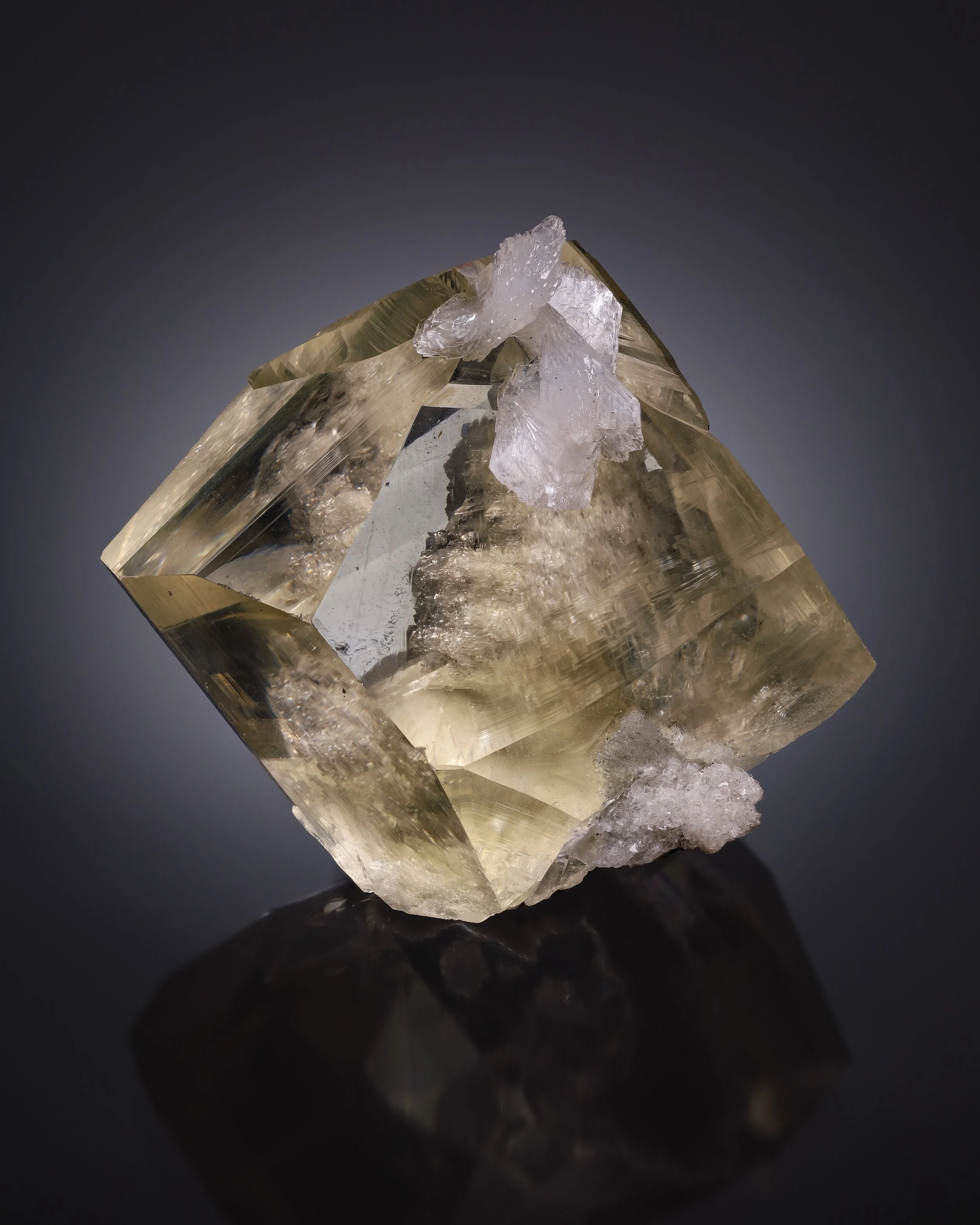 Calcite with Stilbite 5 cm  
Nashik Division, Maharashtra State, India
