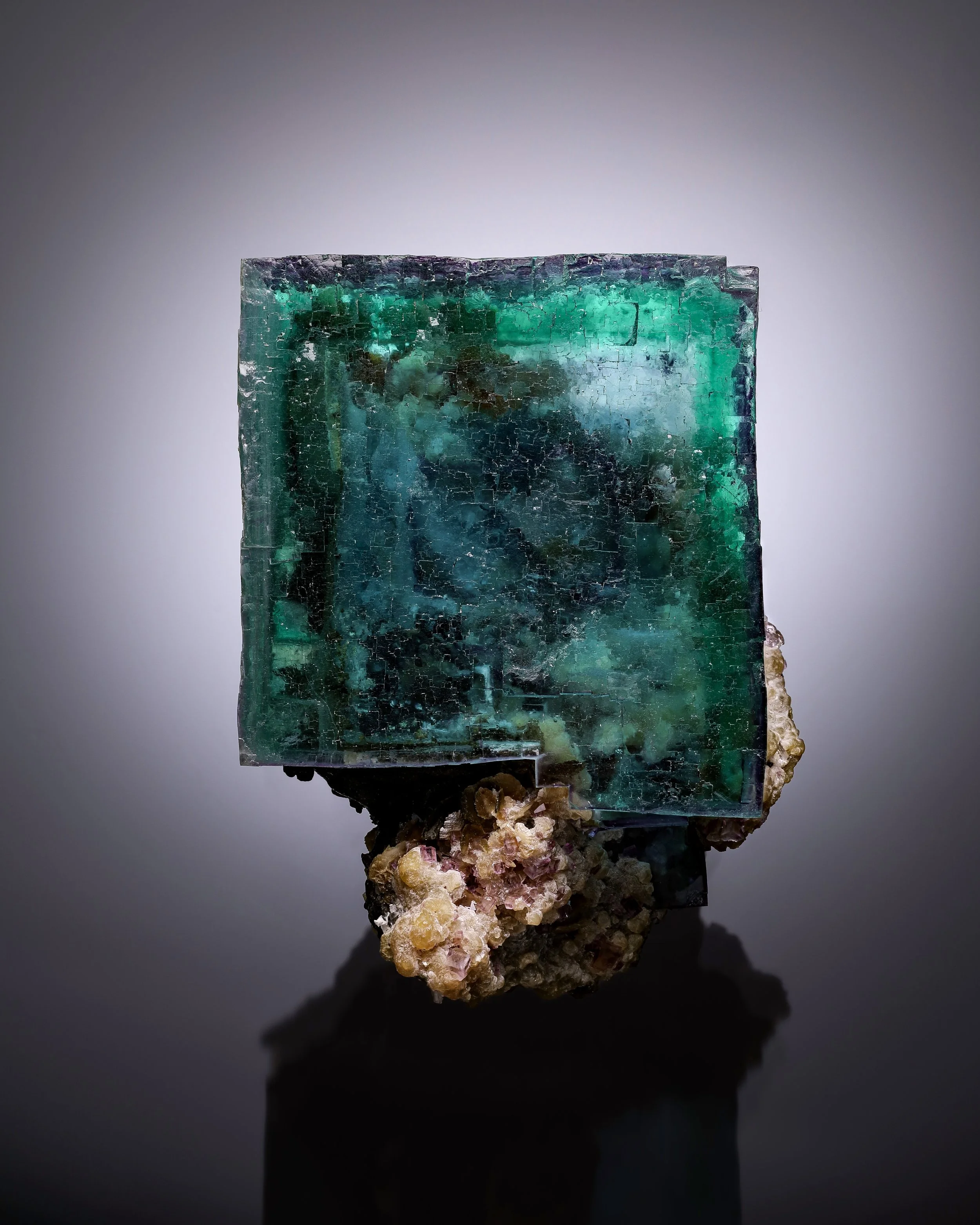 Fluorite 7 cm  
Yaogangxian Mine, Hunan, China 