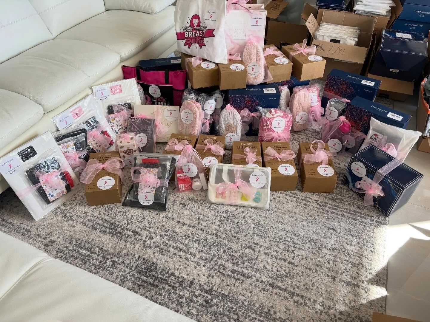 Yesterday I dropped off a load of items to UM Sylvester! I am grateful and excited to begin distributing items to cancer patients. Thank you to all who donated! @sylvestercancer @dralejandraperez