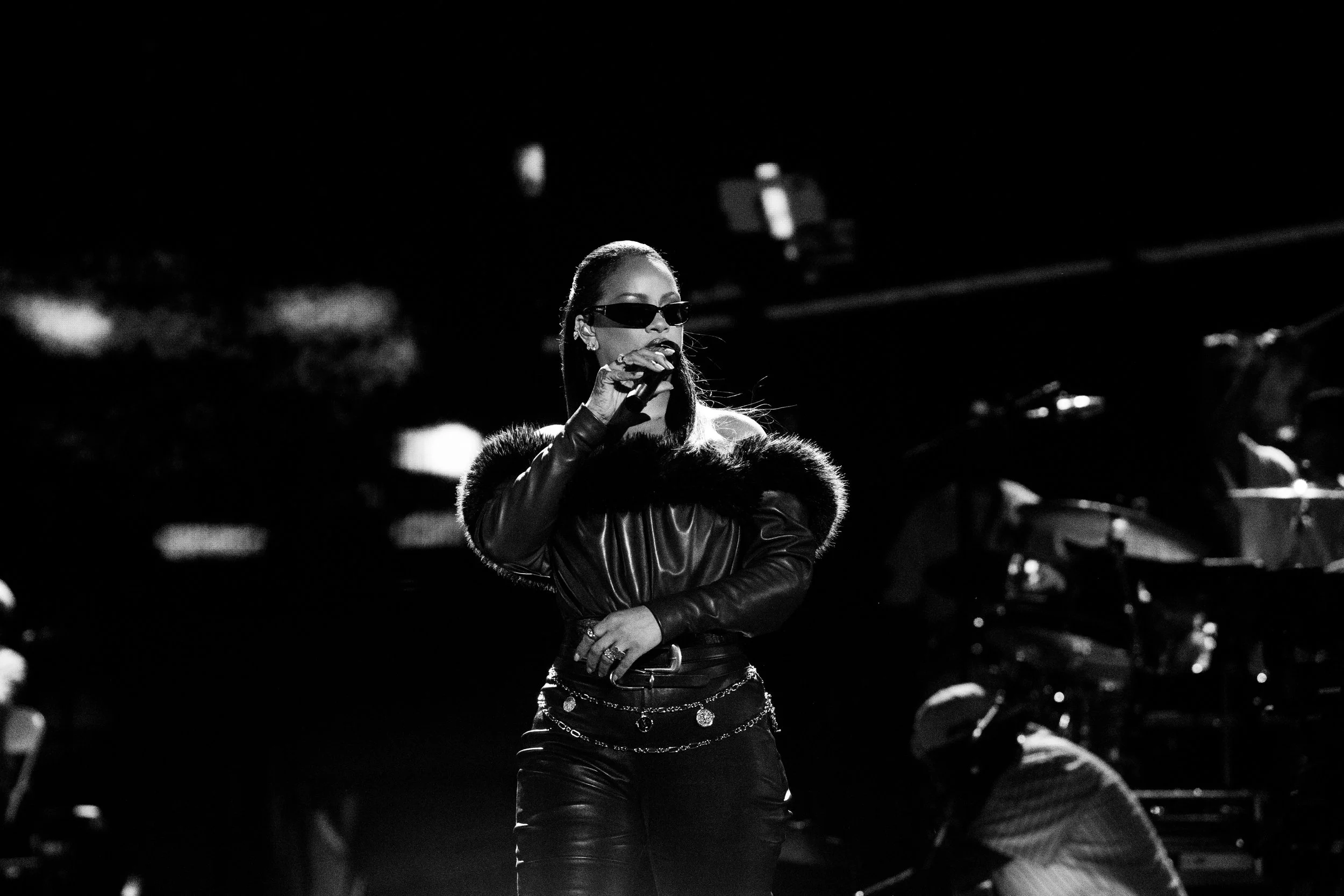 JAŸ-Z EXTRA INNINGS - Rihanna 1.JPG