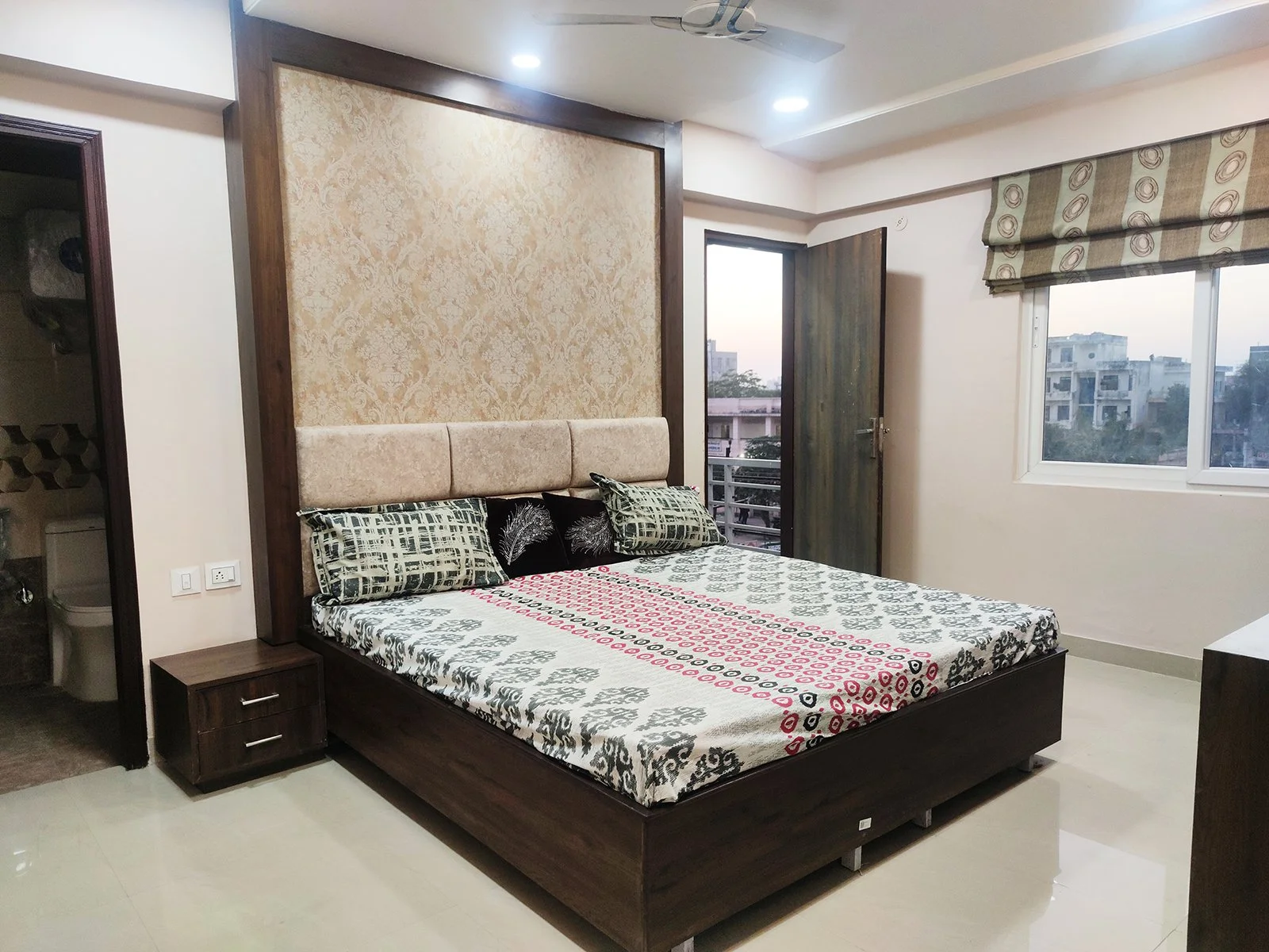Room-1.jpg