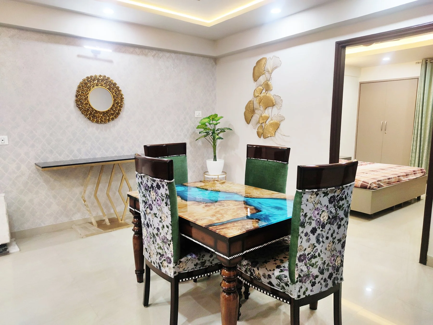 Dinning Area-1.jpg