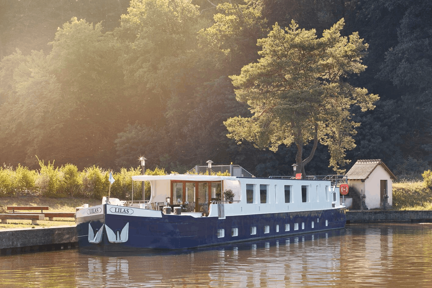 virtuoso+luxury+travel+the+world+is+waiting+beaches+cruises+family+couples+safari+railways+vacation+holidays