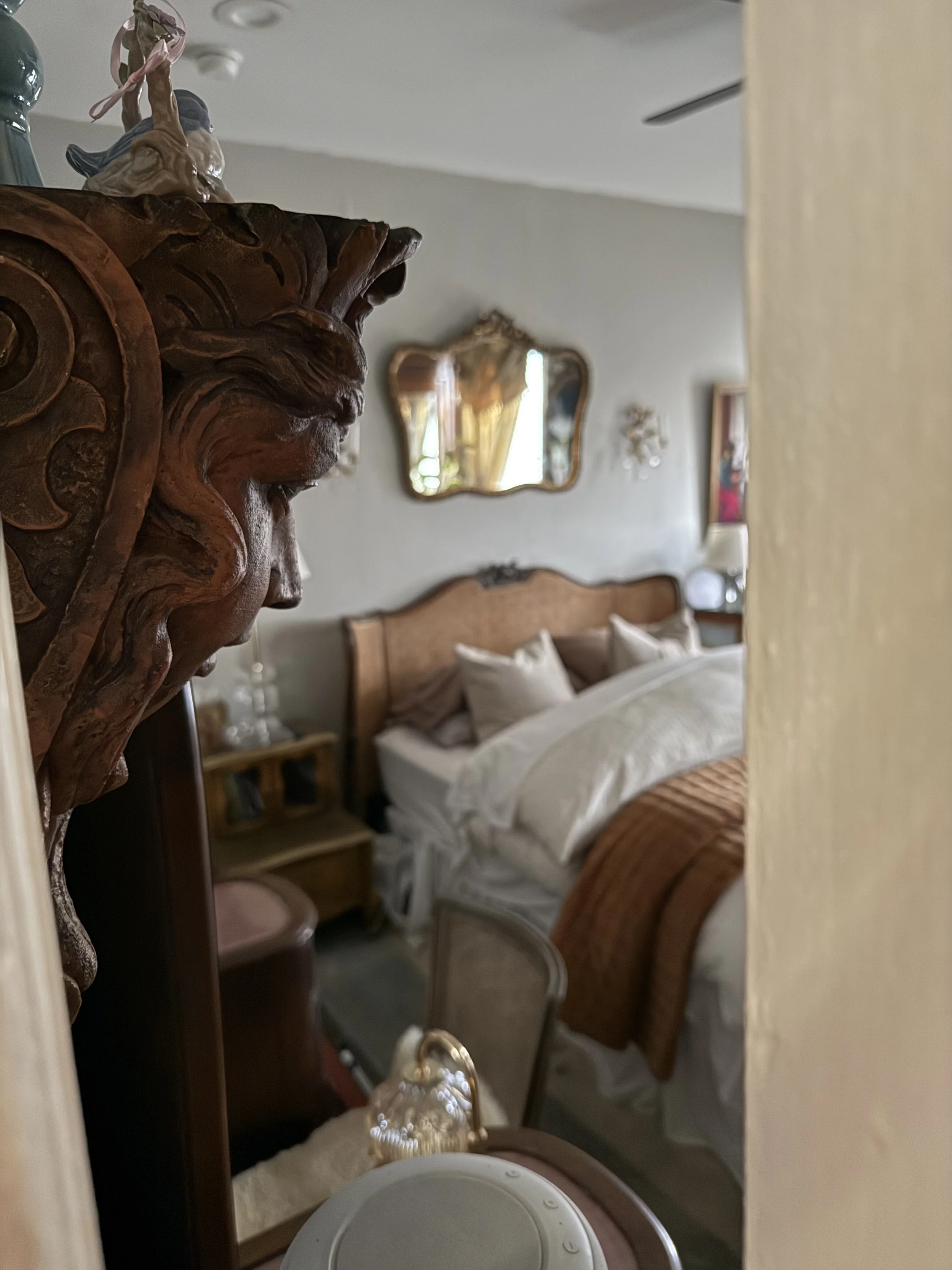 Get in touch with HYH Studio — Philadelphia vintage furniture and interior styling (better: replace with a real photo — your styled workspace, a delivery moment, a favorite corner)