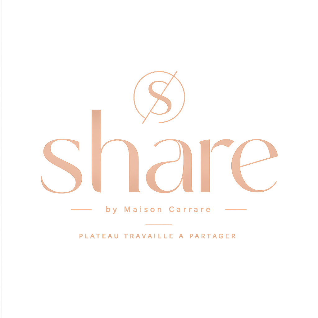 Logo rose gold de la marque 'Share' par Maison Carrare avec le slogan 'Plateau travaille à partager' sur fond noir.