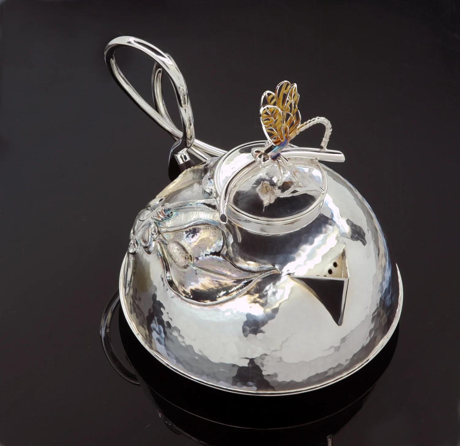 Genevieve Flynn Tree Frog Teapot 4 103_8863.jpg