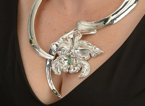 Orchid Neckpiece w/detachable Brooch