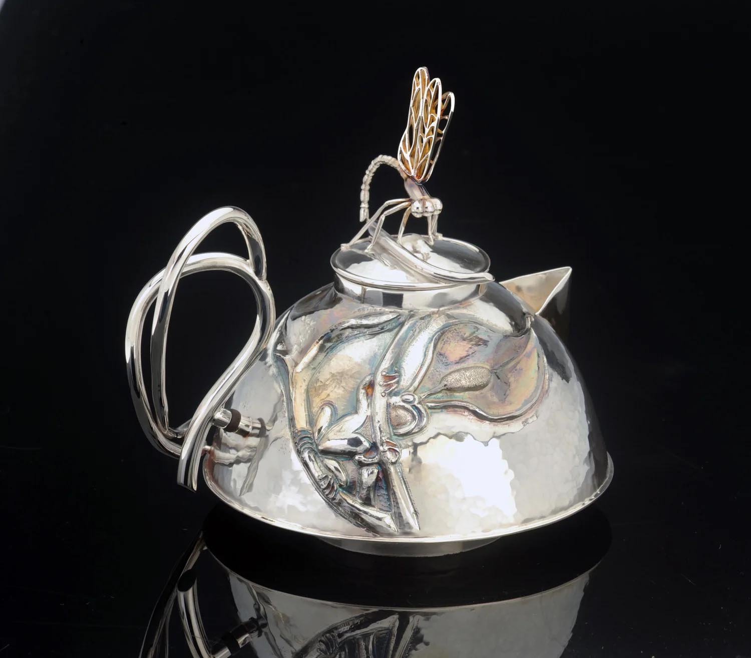 Tree Frog Teapot
