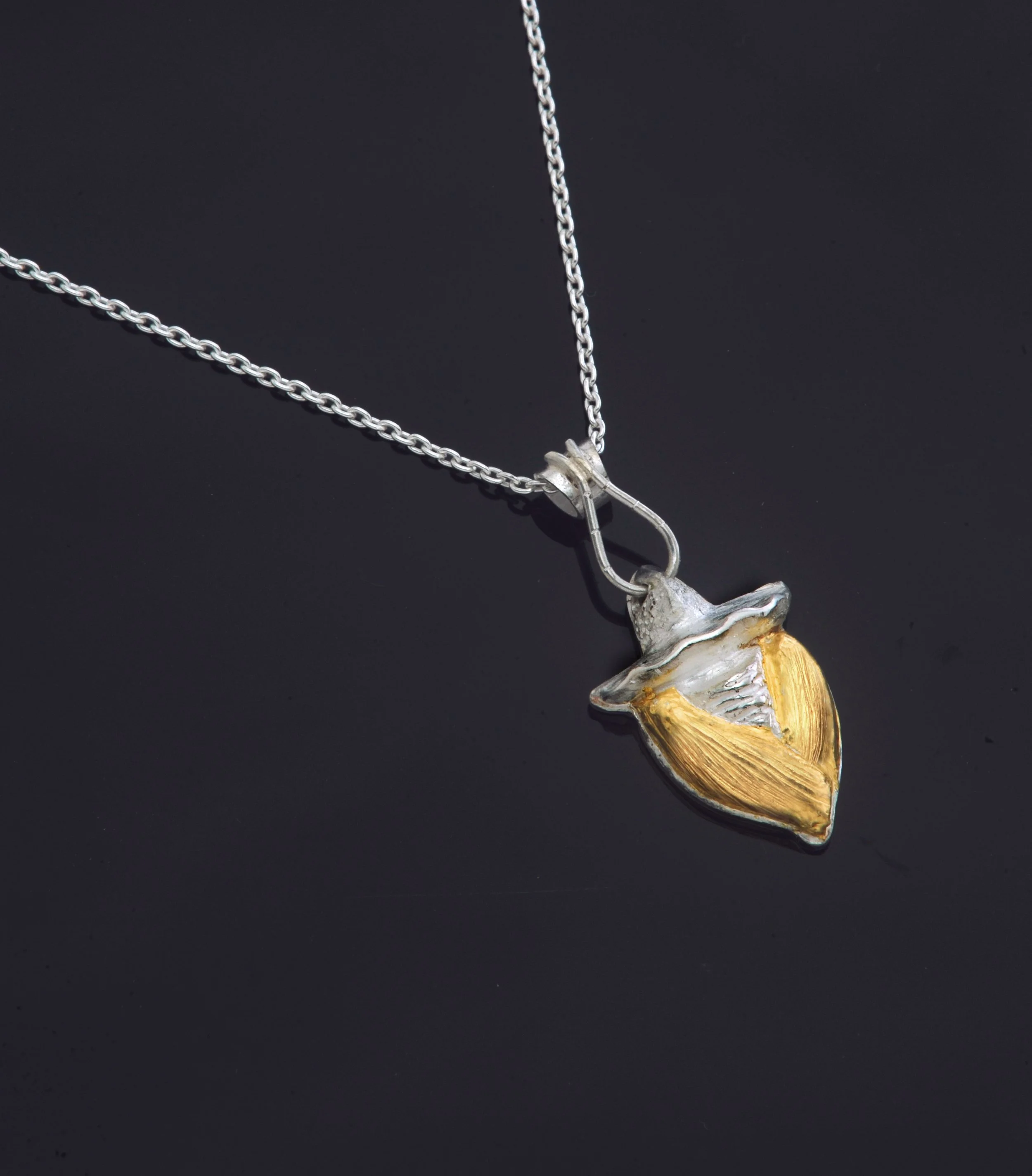 Hemiptera Pendant with 24k Keum-Boo