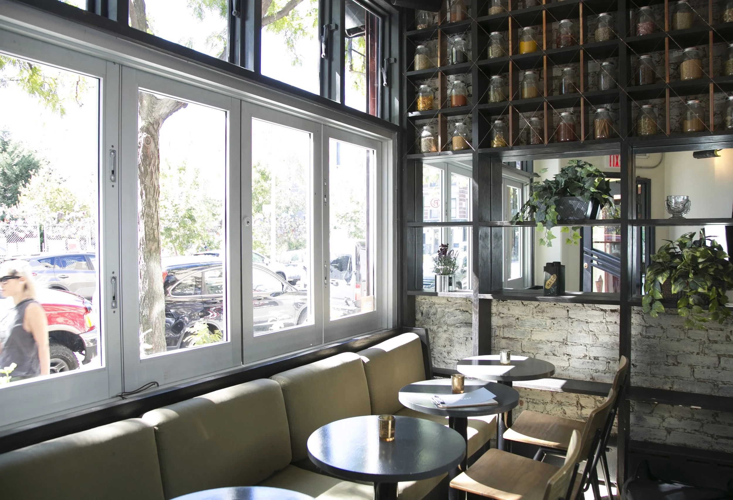 mace_interior_jb9920.jpg