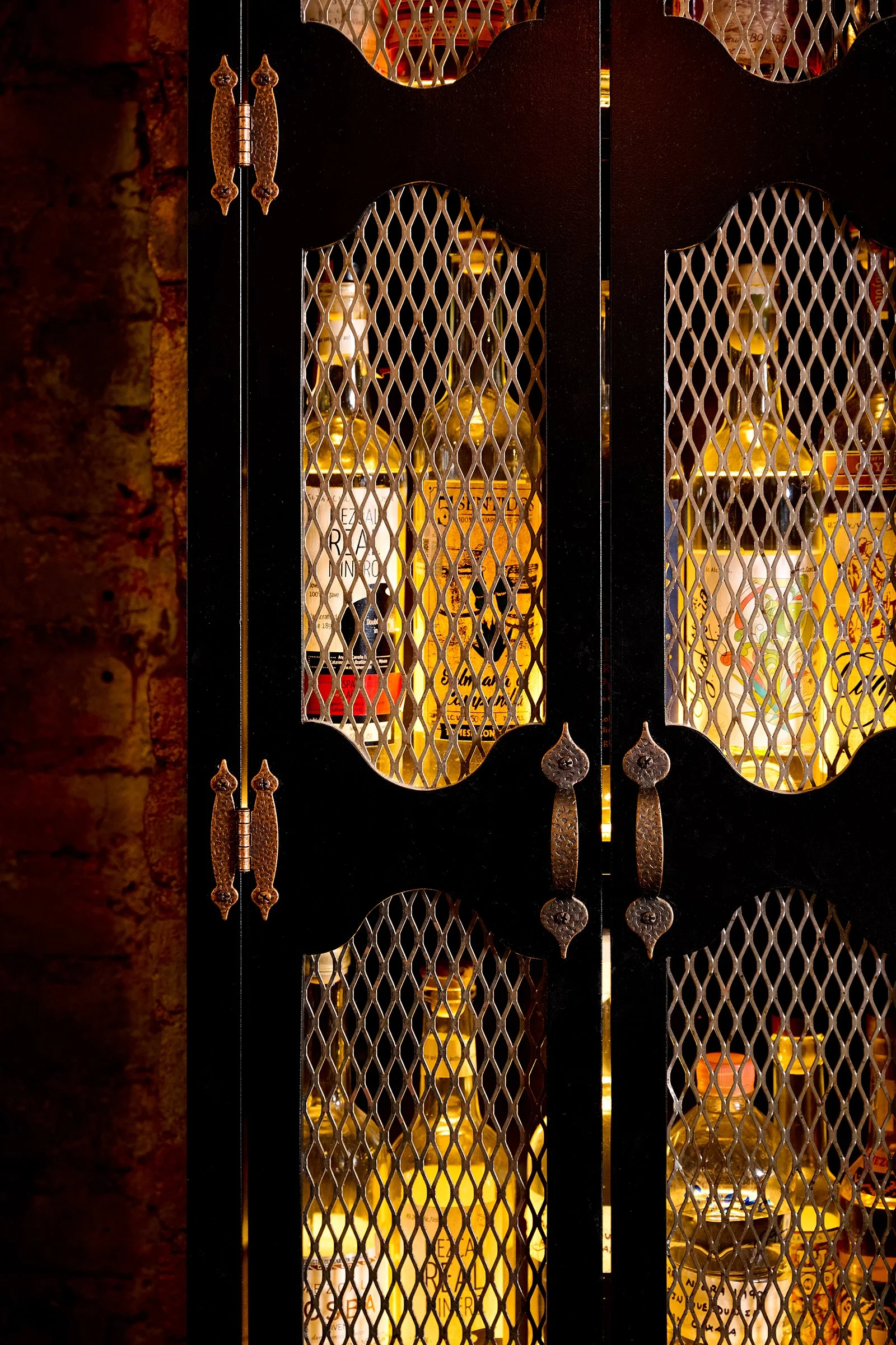 The-Cabinet-2213-C1-Edit_sm.jpg