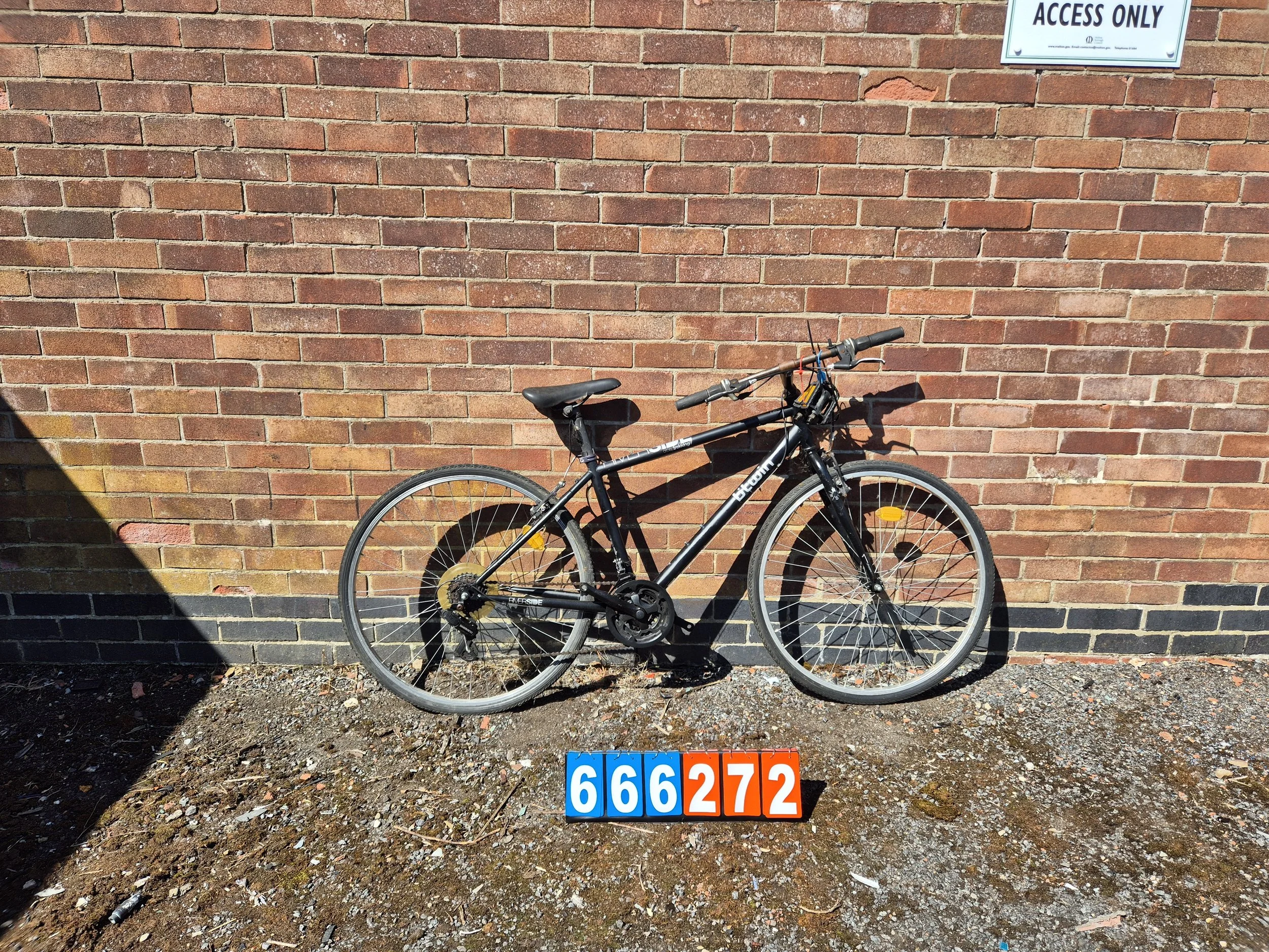 Btwin - Black, 18" frame