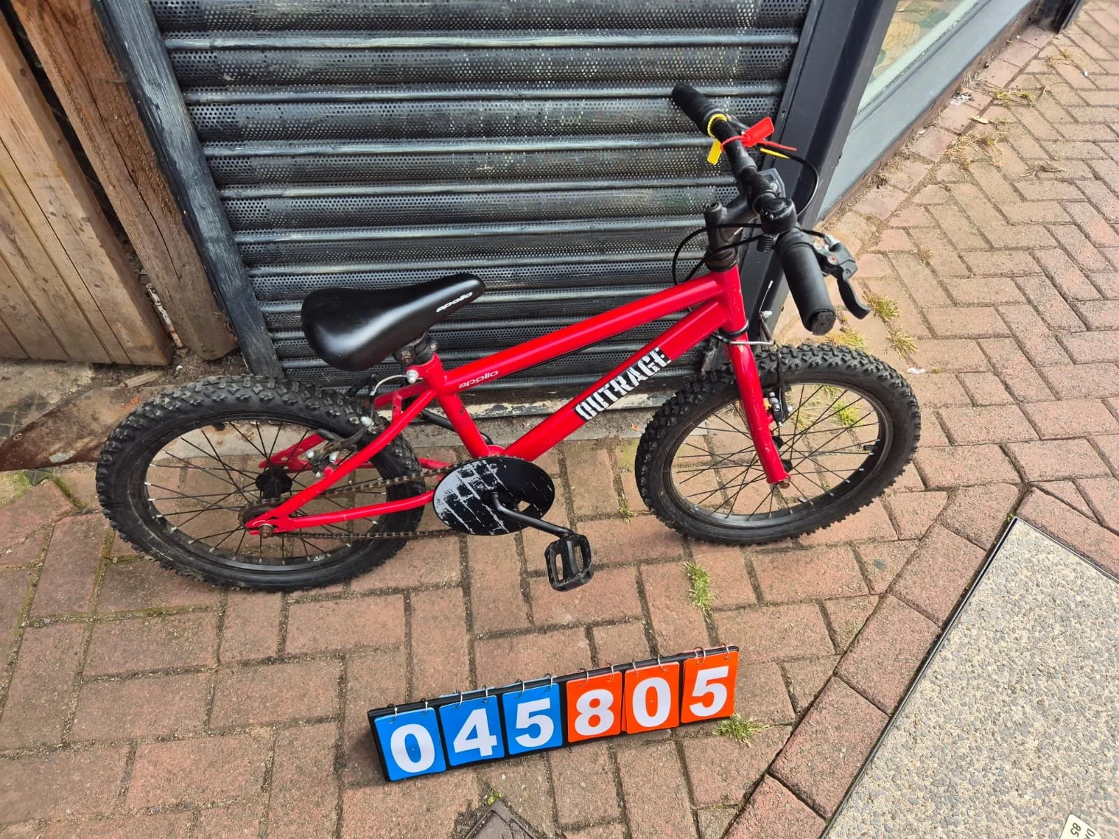 Apollo Outrage - Red, 10.5" Frame