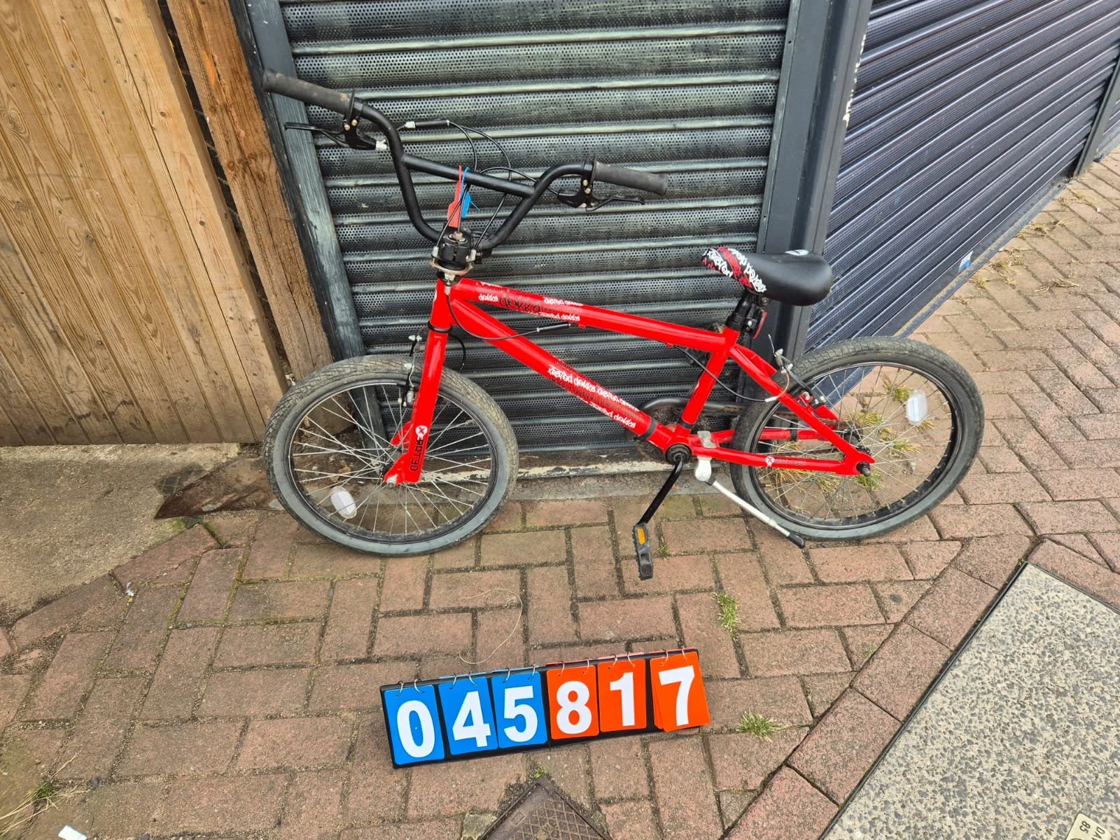 Dekka  - Red, 11.5" Frame