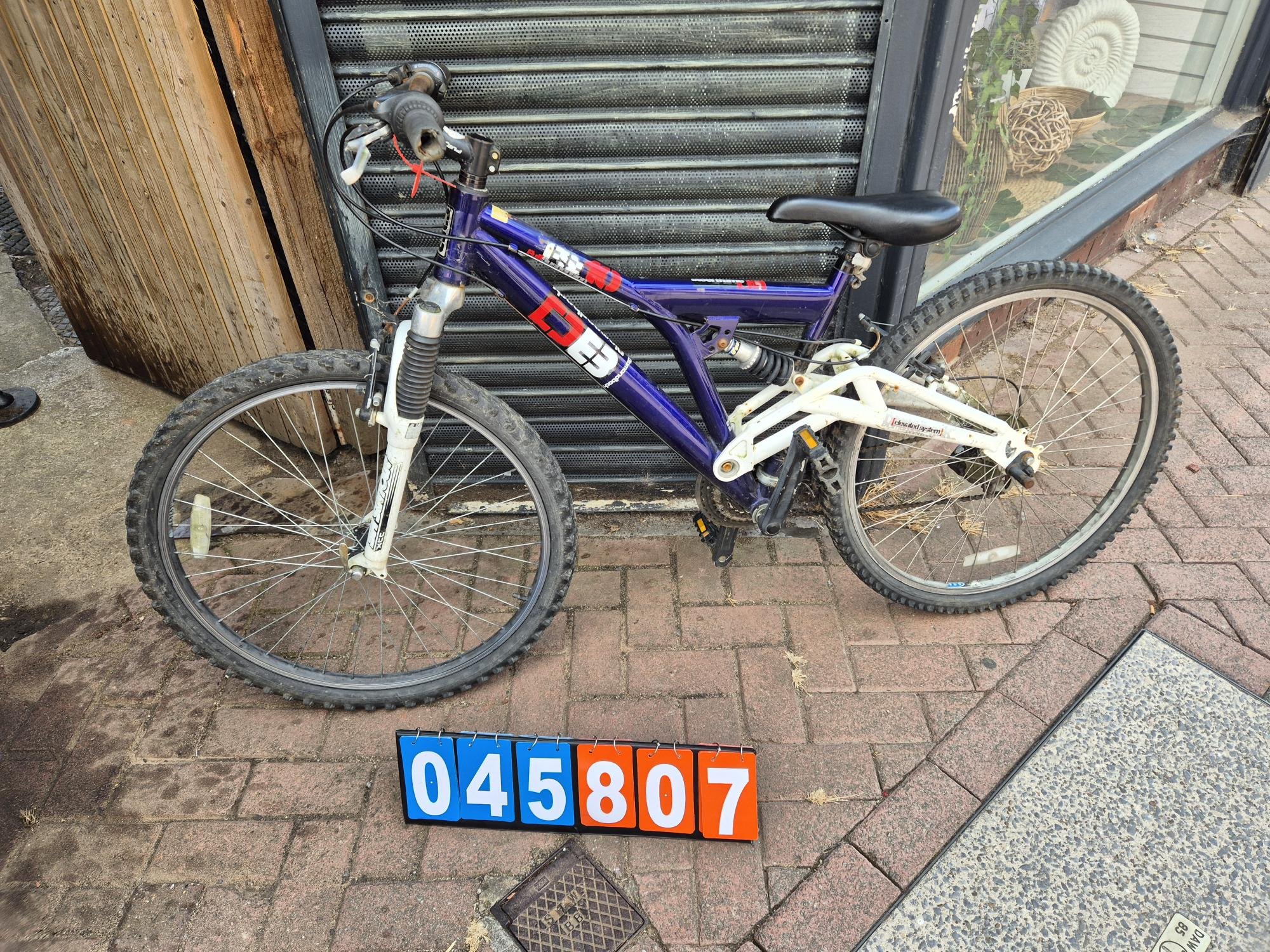 Diamondback - Full Suspension Blue, 16.5" Frame